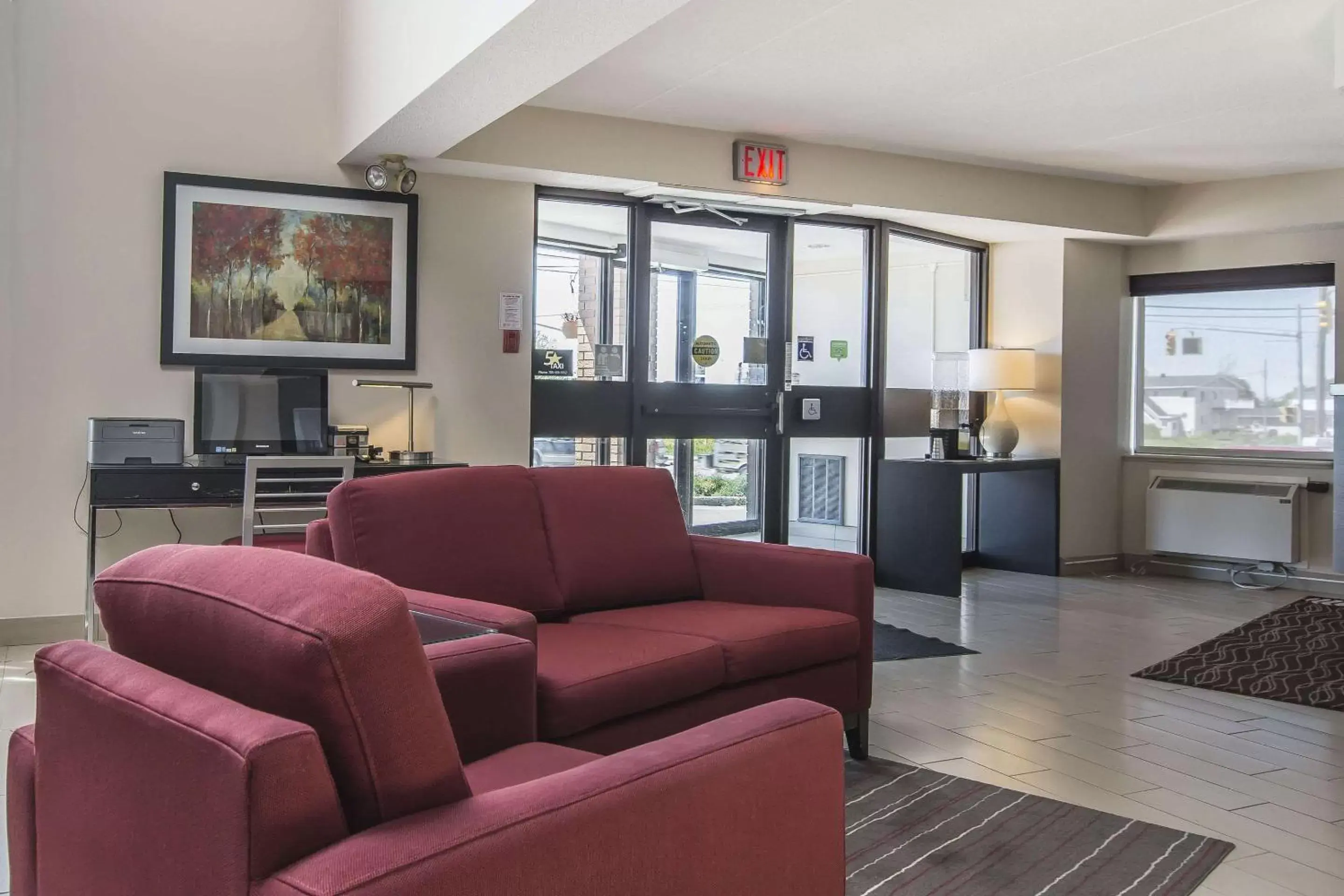 Lobby or reception, Seating Area in Comfort Inn Kapuskasing