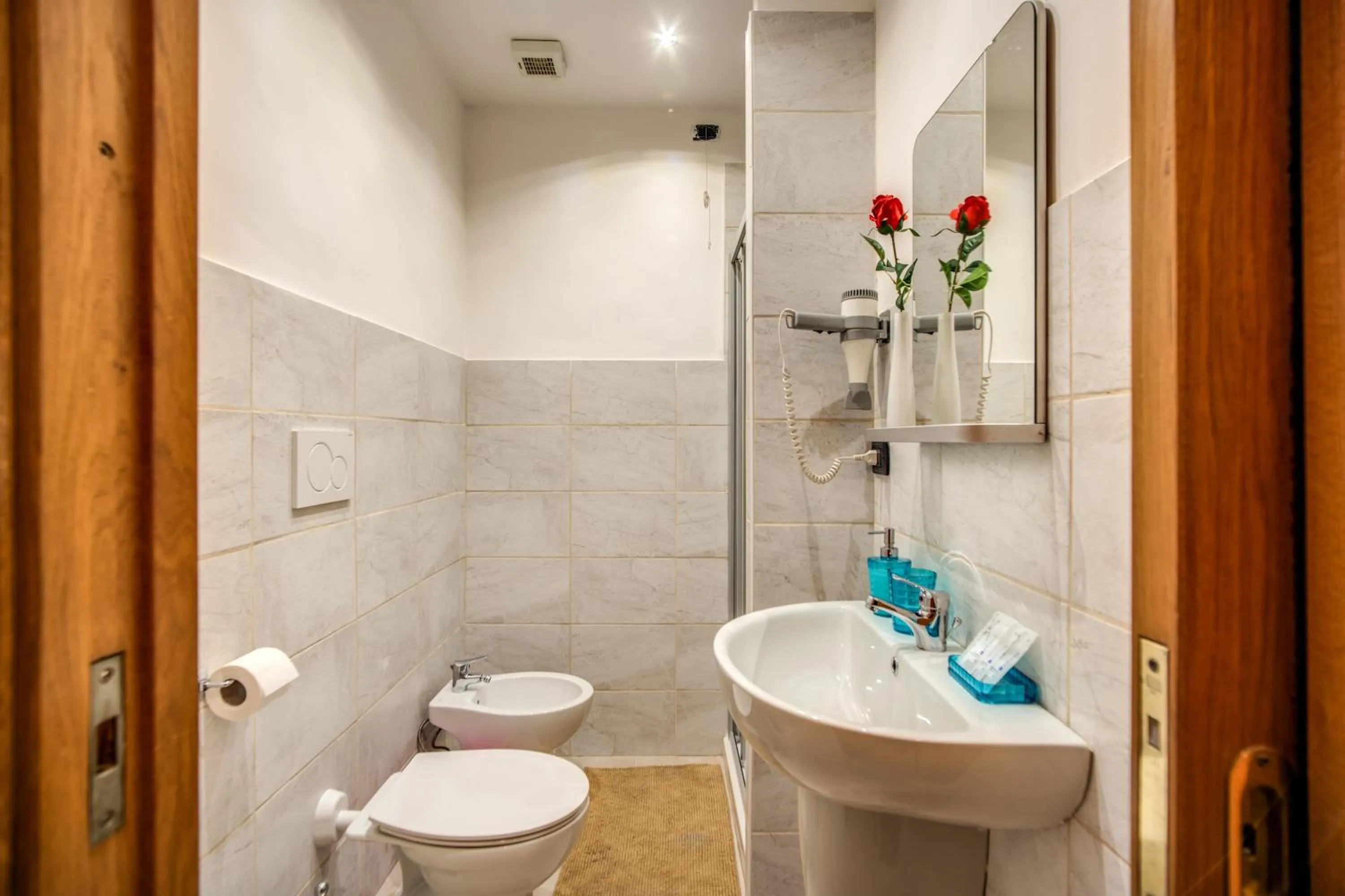 Bathroom in Magnifico Rome