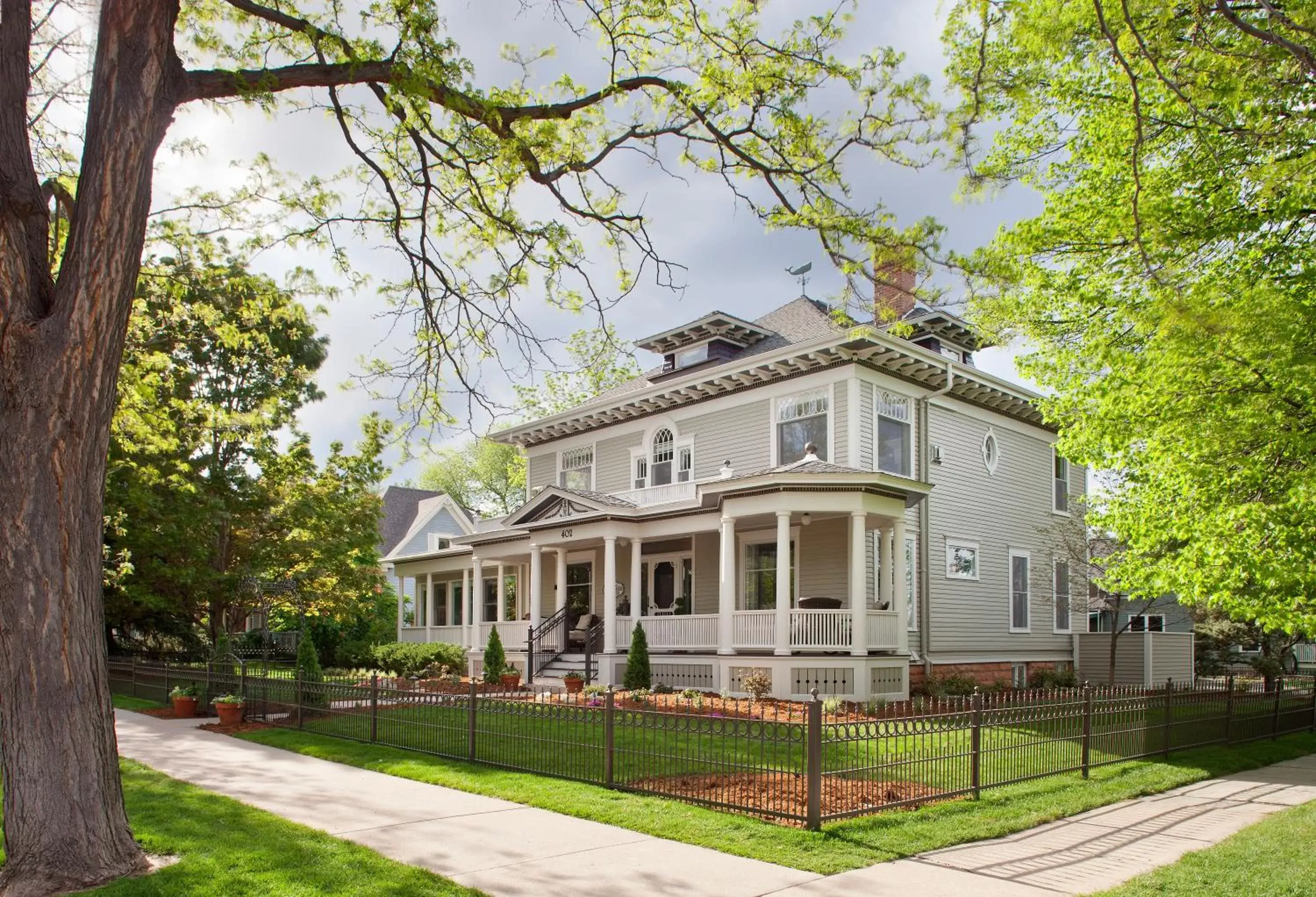 Property Building in Edwards House