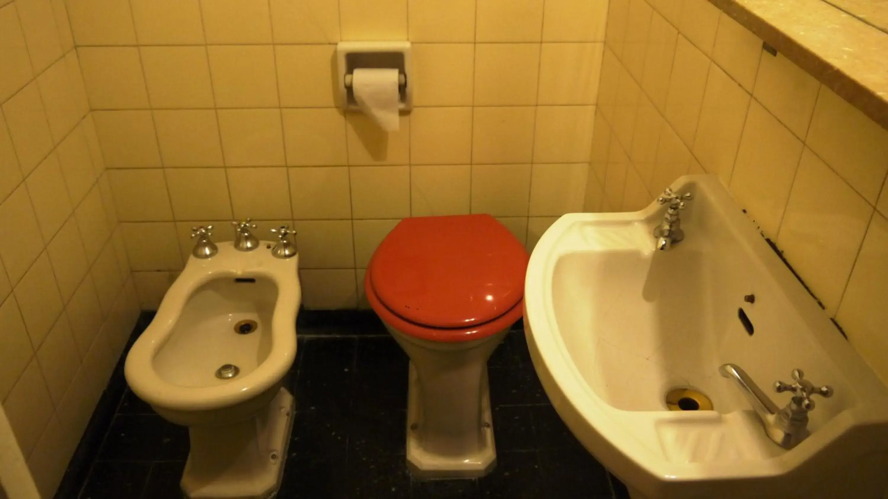 Bathroom in Hotel Gran Sarmiento