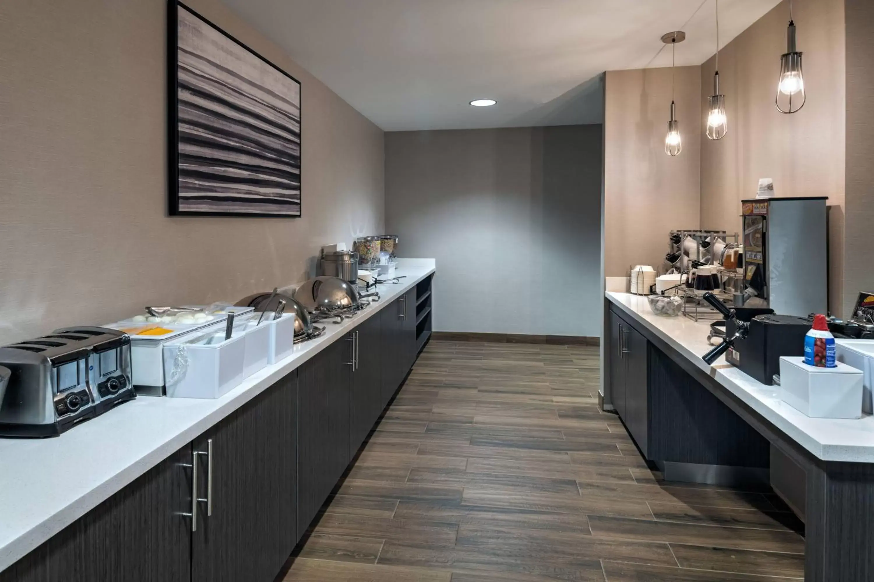 Breakfast, Kitchen/Kitchenette in Residence Inn Shreveport Airport