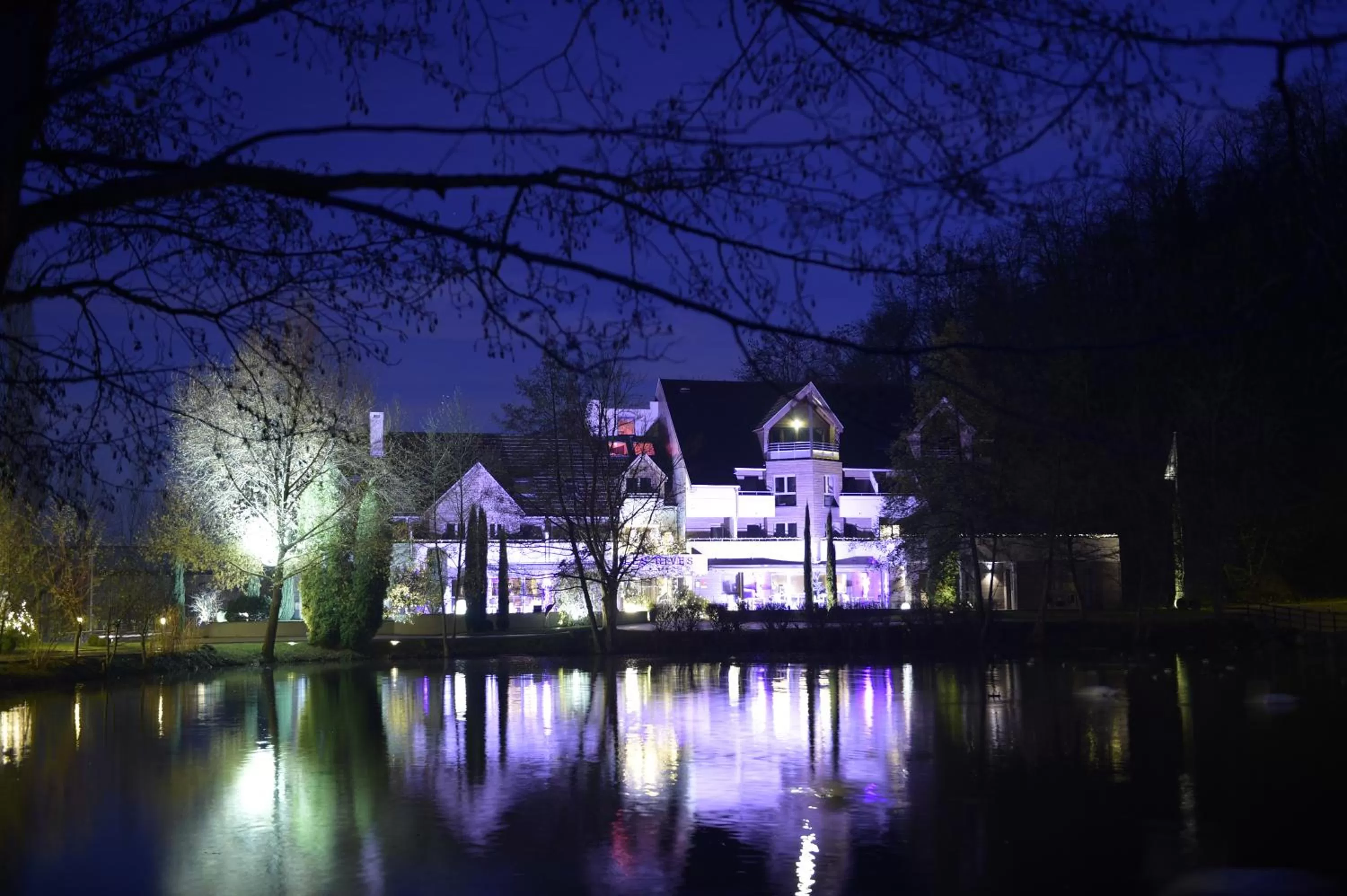 Facade/entrance in Hôtel Les Rives