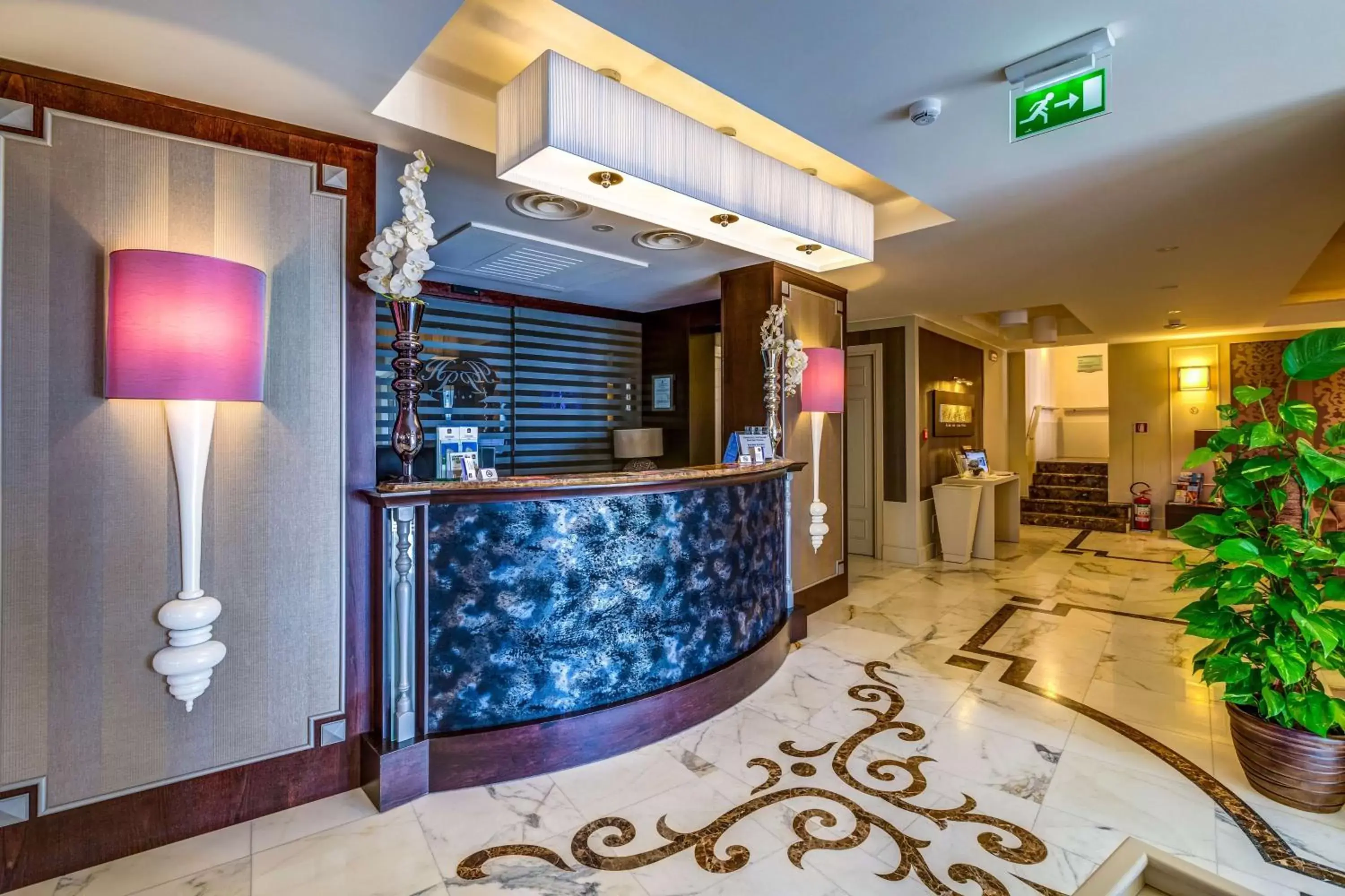 Lobby or reception in Best Western Plus Hotel Perla Del Porto Lobby or reception in Best Western Plus Hotel Perla Del Porto
