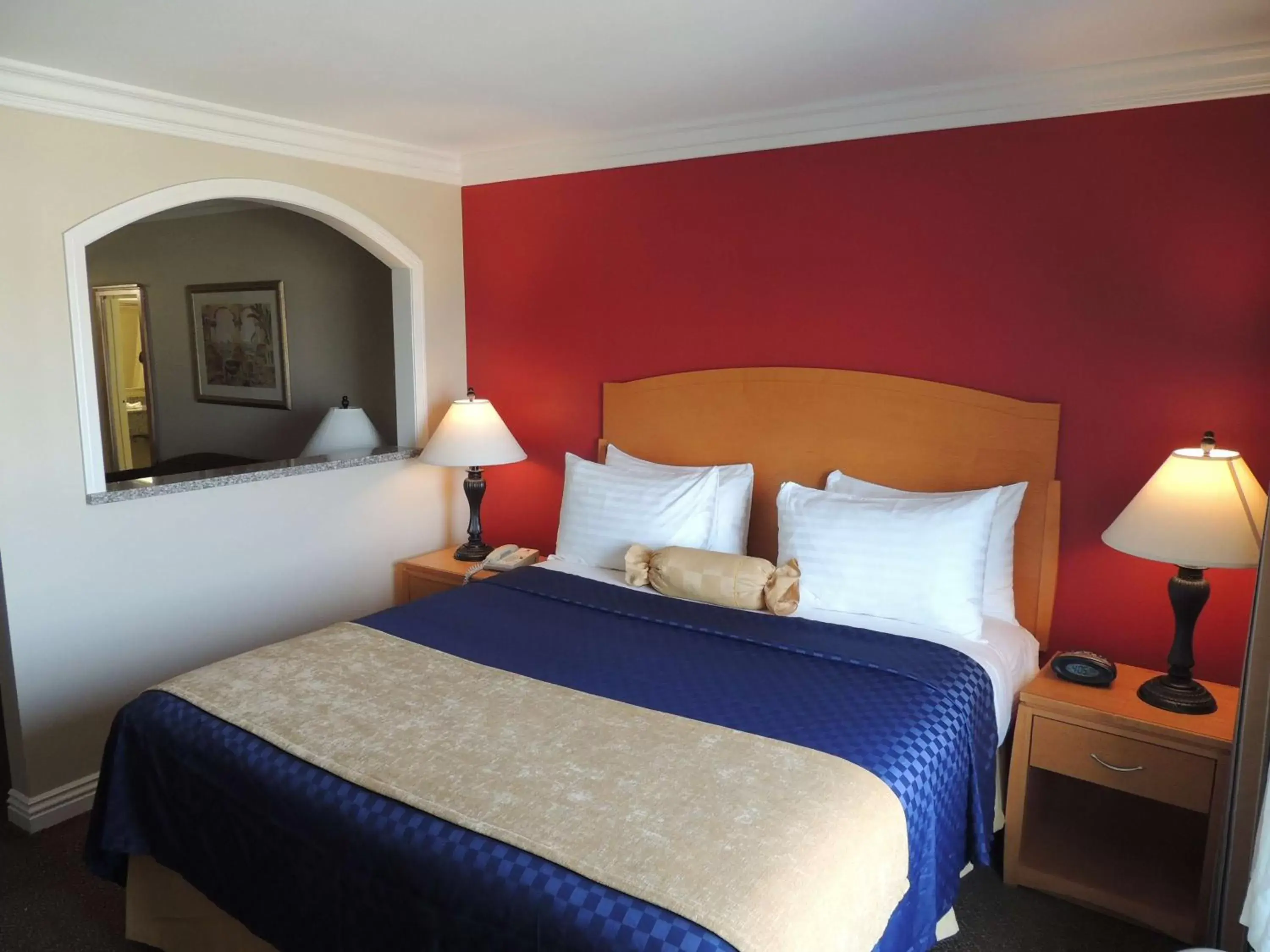 King Room with Sofa Bed - Non-Smoking in Best Western Plus - Anaheim Orange County Hotel King Room with Sofa Bed - Non-Smoking in Best Western Plus - Anaheim Orange County Hotel