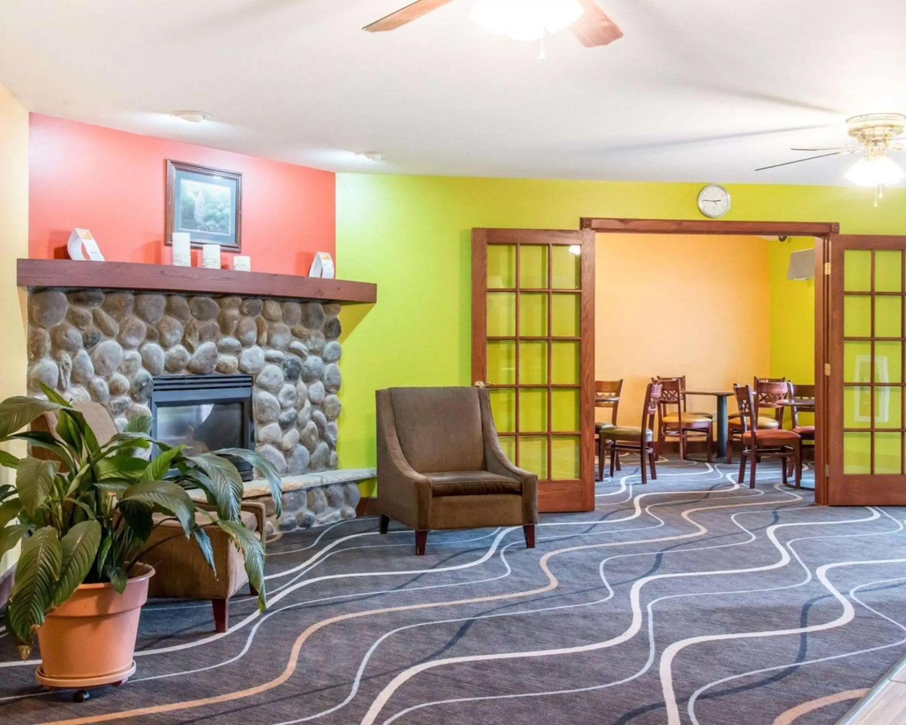 Lobby or reception in Econo Lodge Inn & Suites Eau Claire