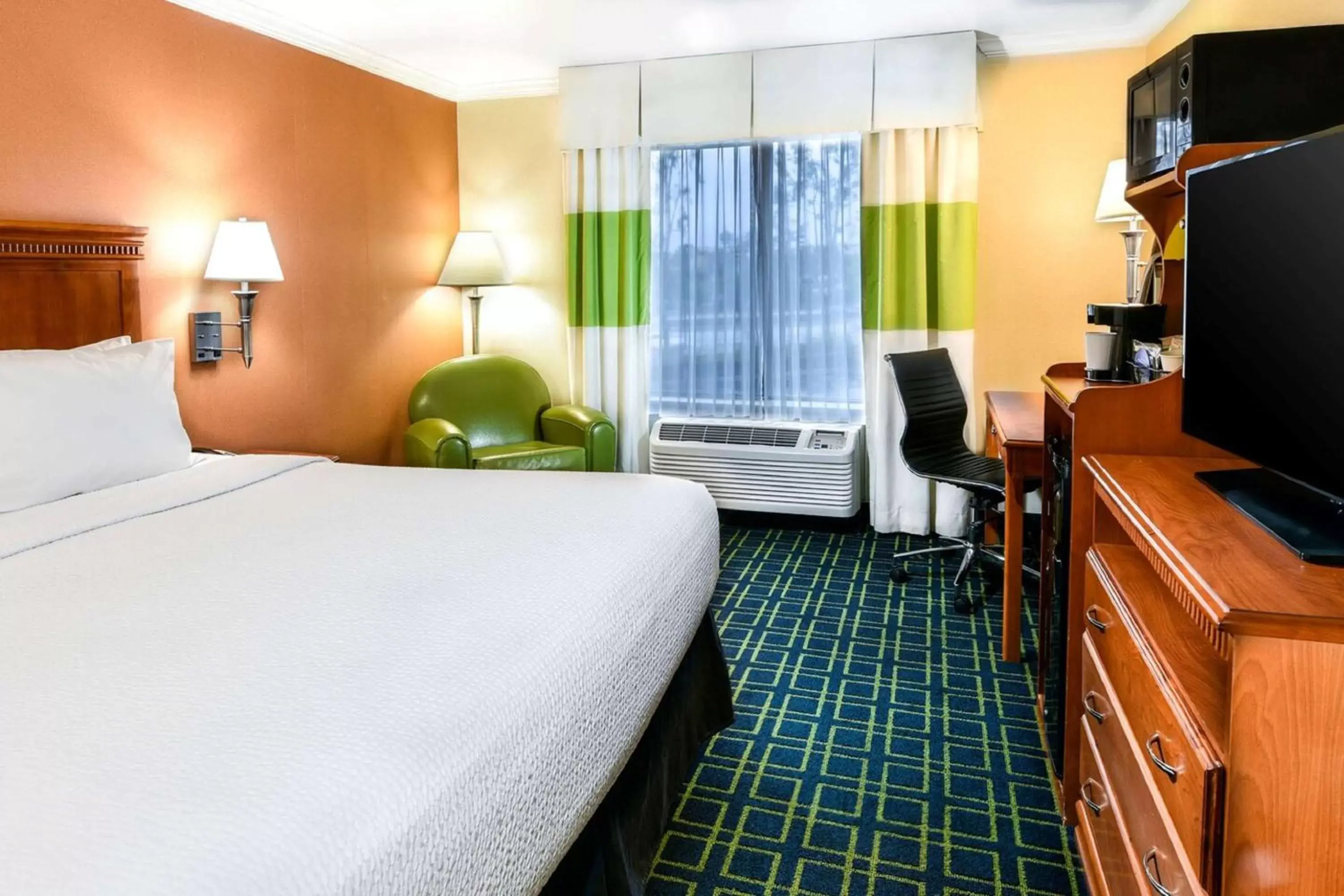 Bedroom in SureStay Hotel by Best Western Ontario Airport
