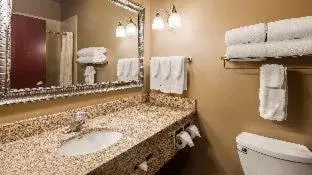 King Room with Roll-In Shower - Mobility Accessible/Communication Assistance/Non-Smoking in Best Western Golden Prairie Inn and Suites
