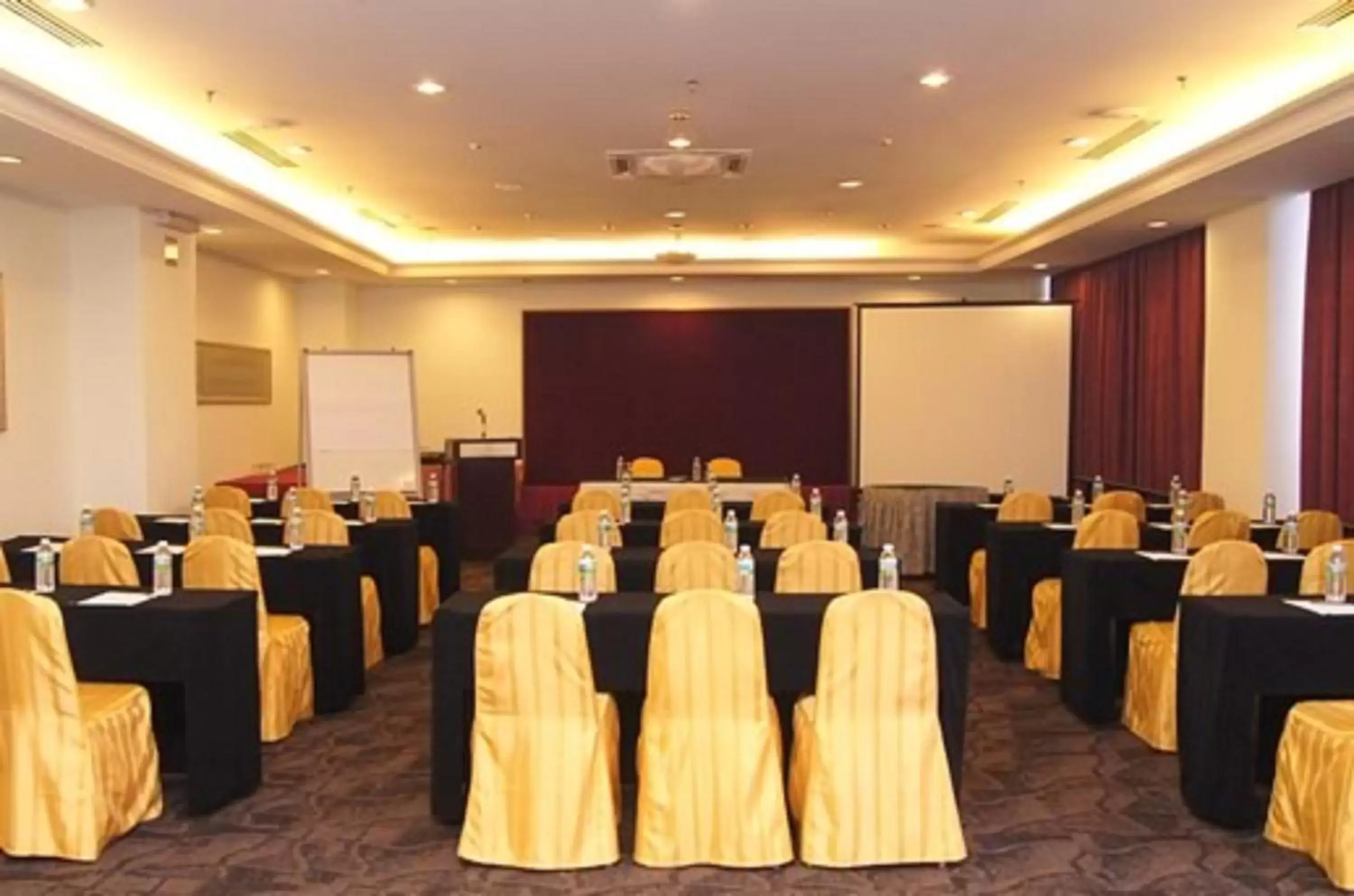 Meeting/conference room in Hotel Grand Continental Kuala Terengganu