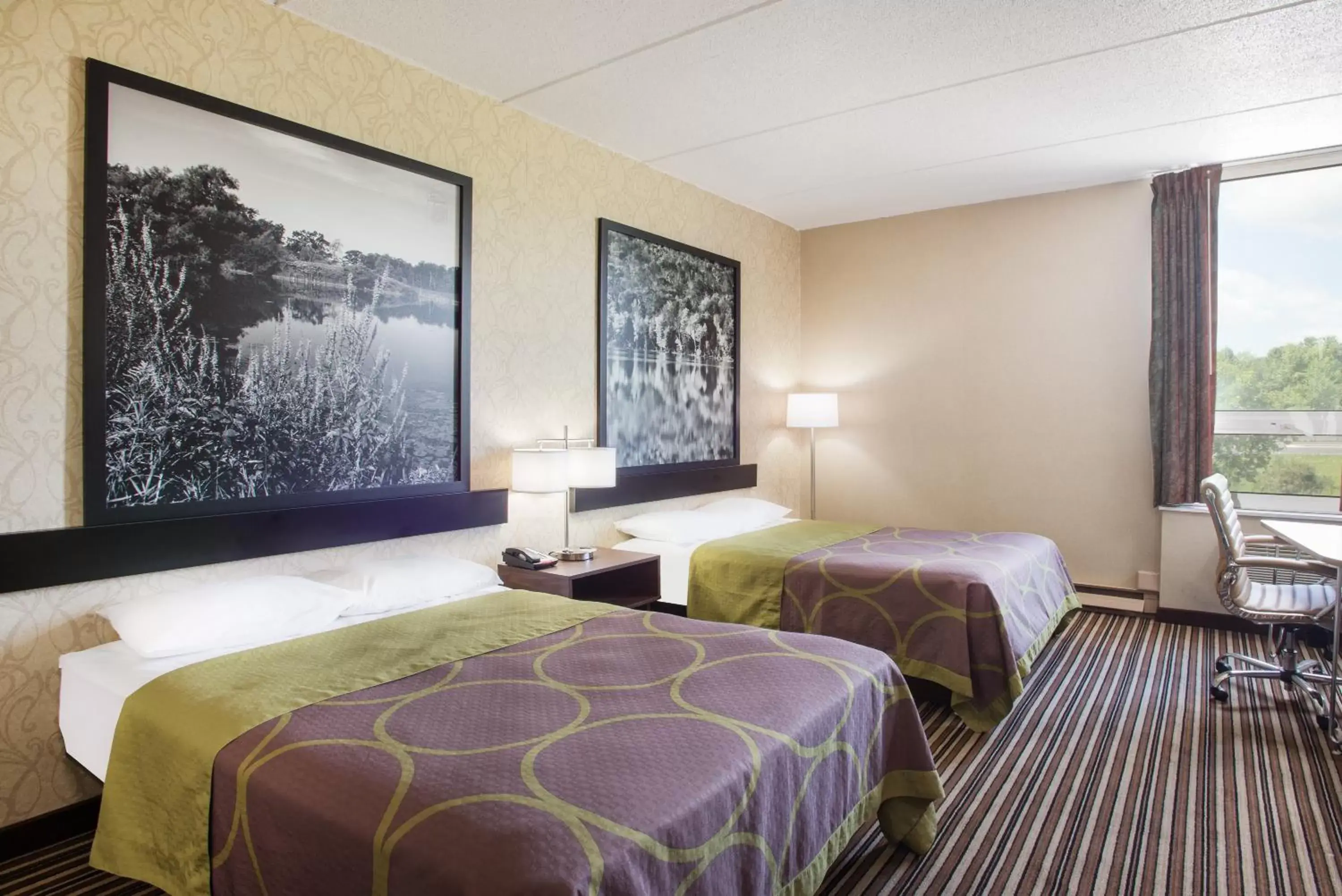 Bed in Super 8 by Wyndham Plattsburgh Bed in Super 8 by Wyndham Plattsburgh