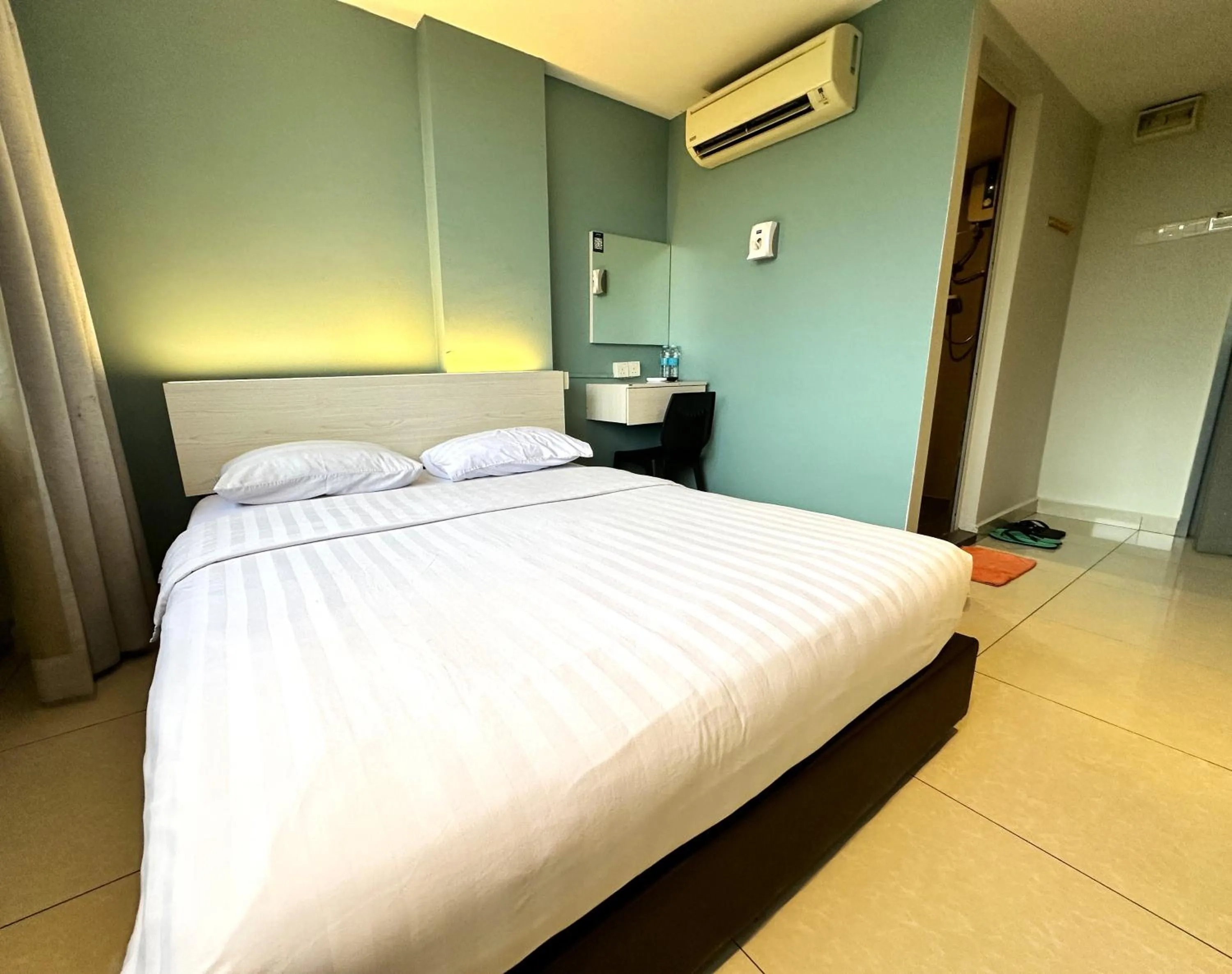 Bedroom, Bed in De UPTOWN Hotel @ P.J. 222