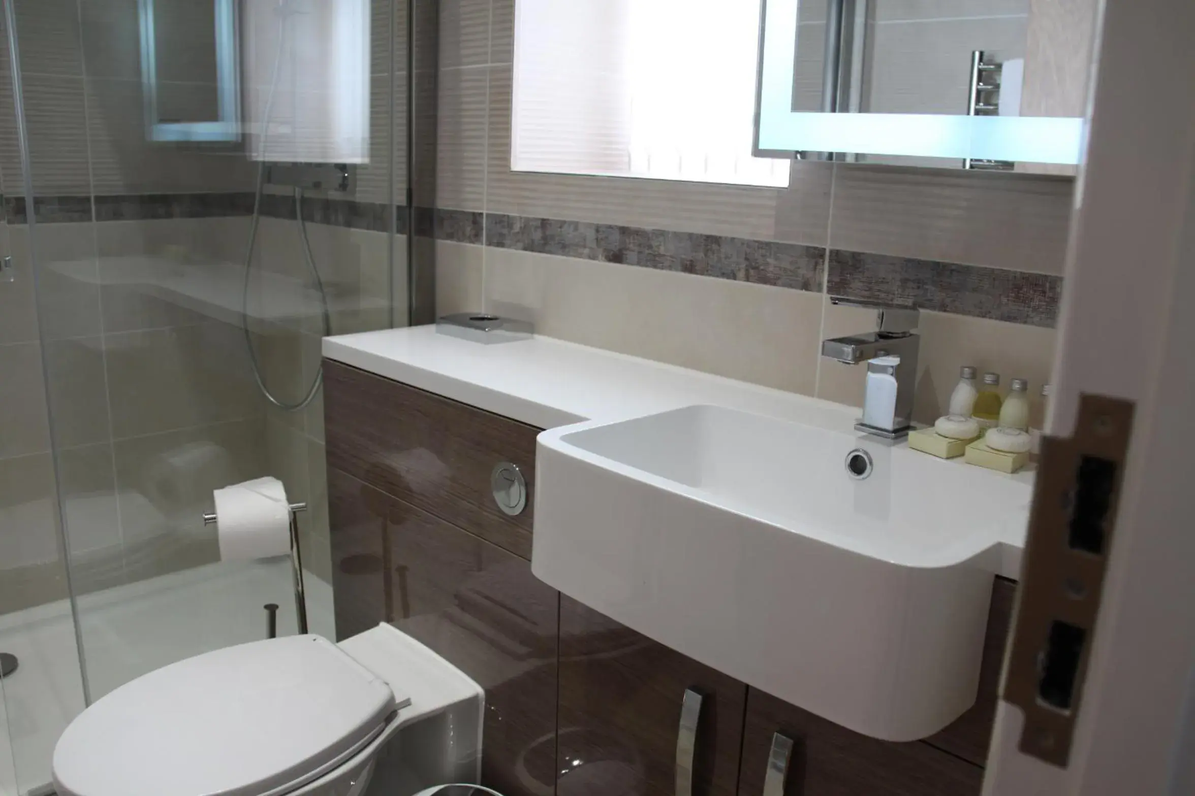 Toilet, Bathroom in Belgrave Sands Hotel & Spa