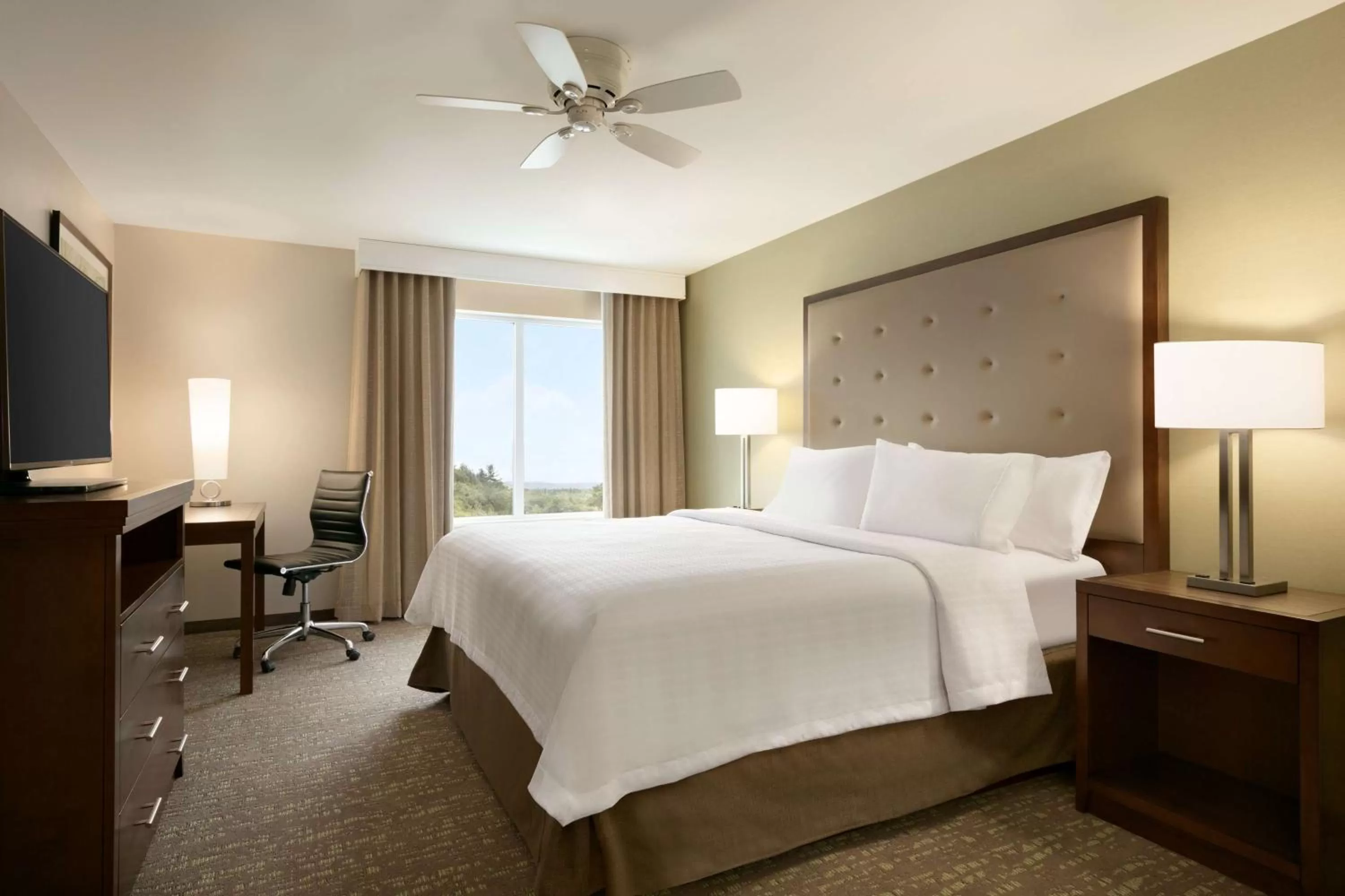 Bedroom, Bed in Homewood Suites By Hilton Hartford Manchester