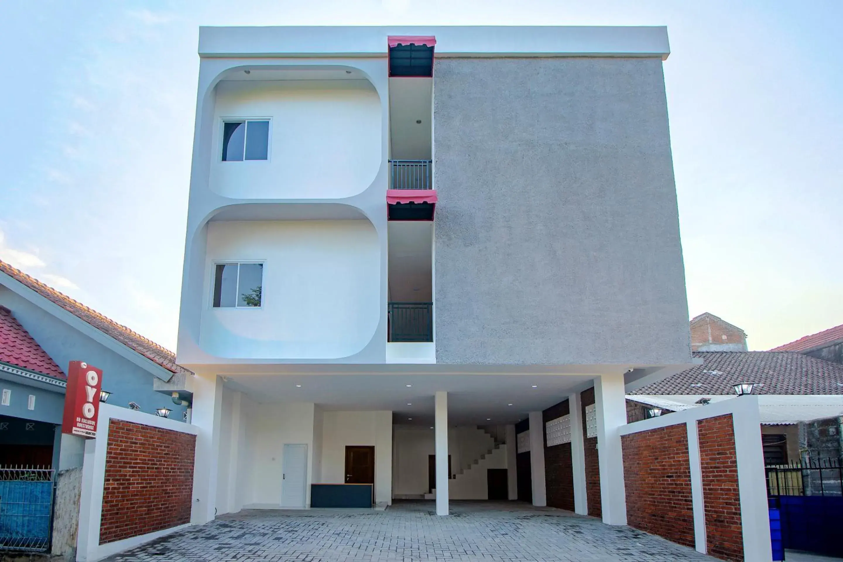 Property building in Hotel O 88 Exclusive Guesthouse Property building in Hotel O 88 Exclusive Guesthouse