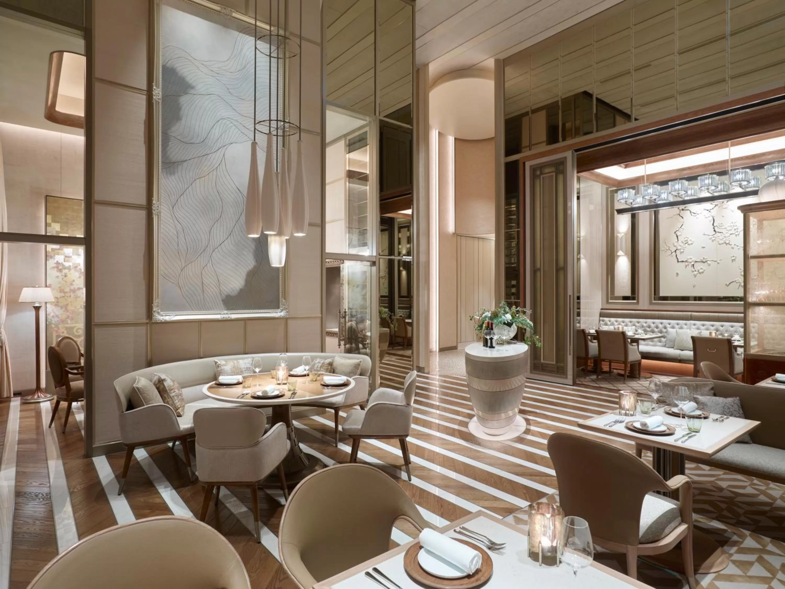 Restaurant/places to eat in Four Seasons Hotel Tokyo at Otemachi