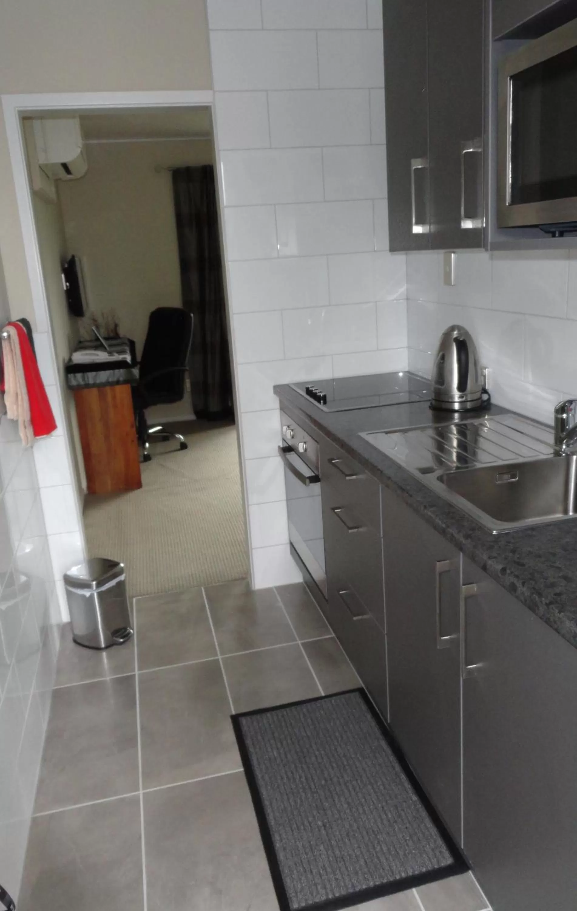 Kitchen or kitchenette in Aarburg Airport Motel