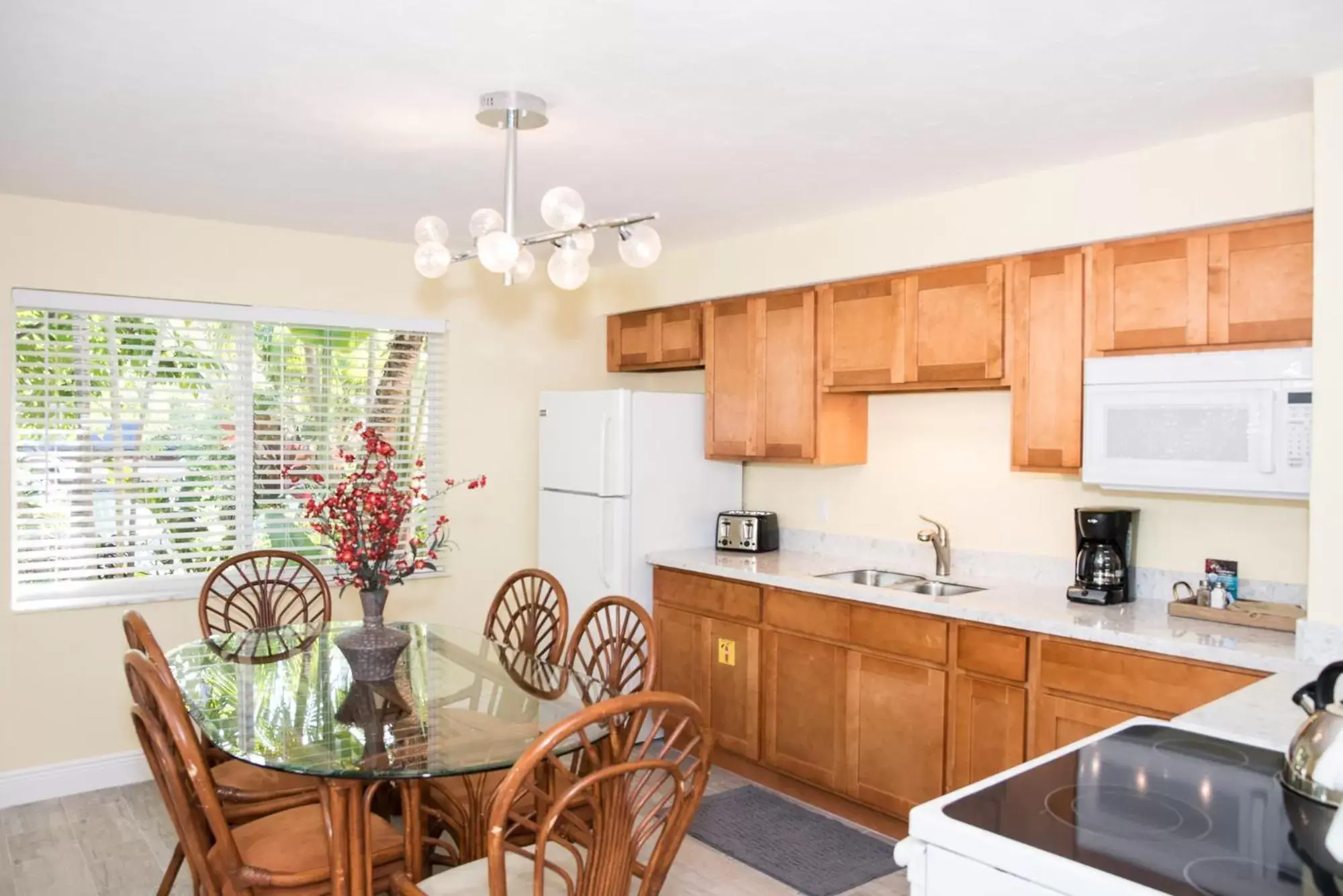 Kitchen or kitchenette, Kitchen/Kitchenette in Coconut Bay Resort - Key Largo