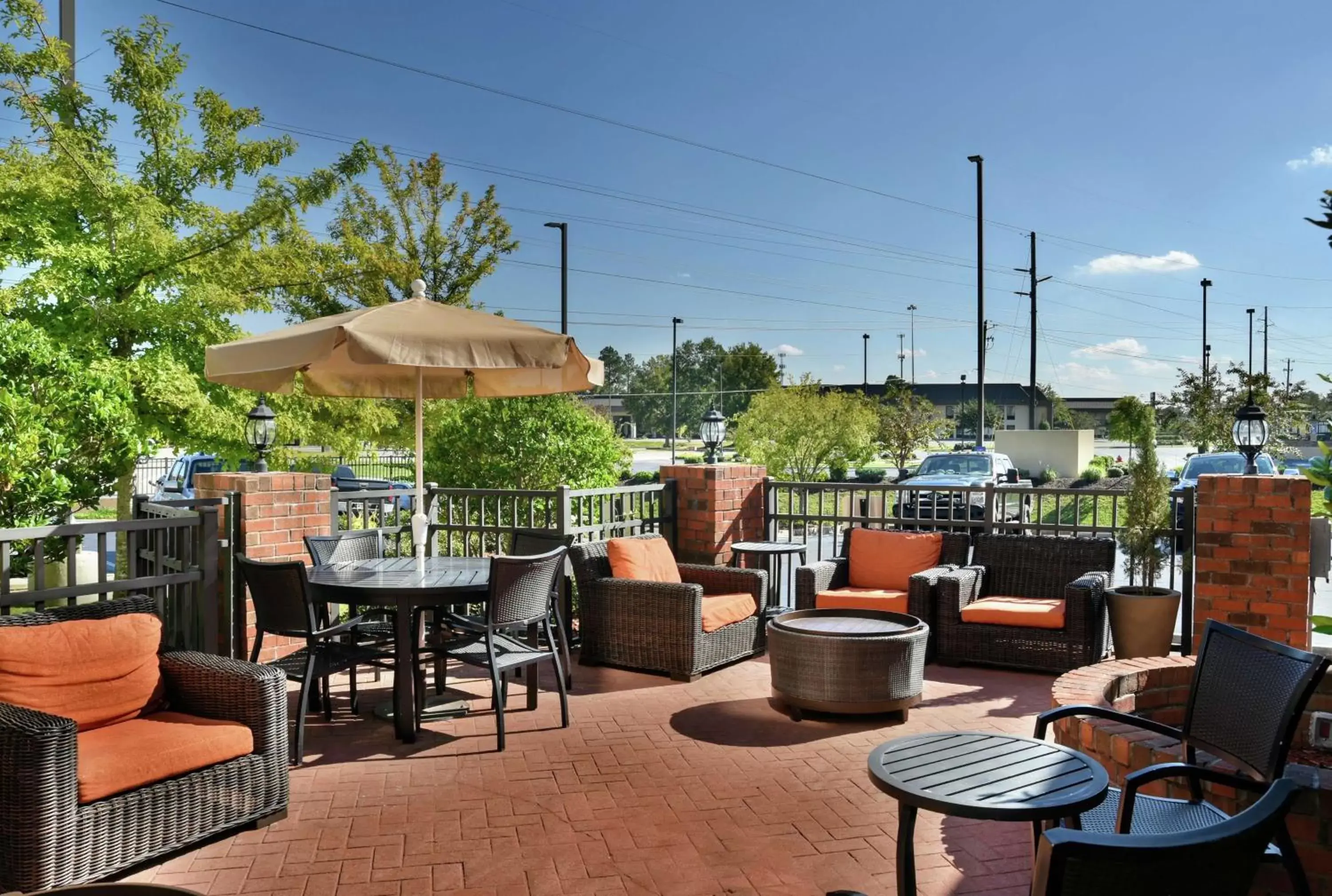 Patio, Restaurant/Places to Eat in Hilton Garden Inn Hattiesburg