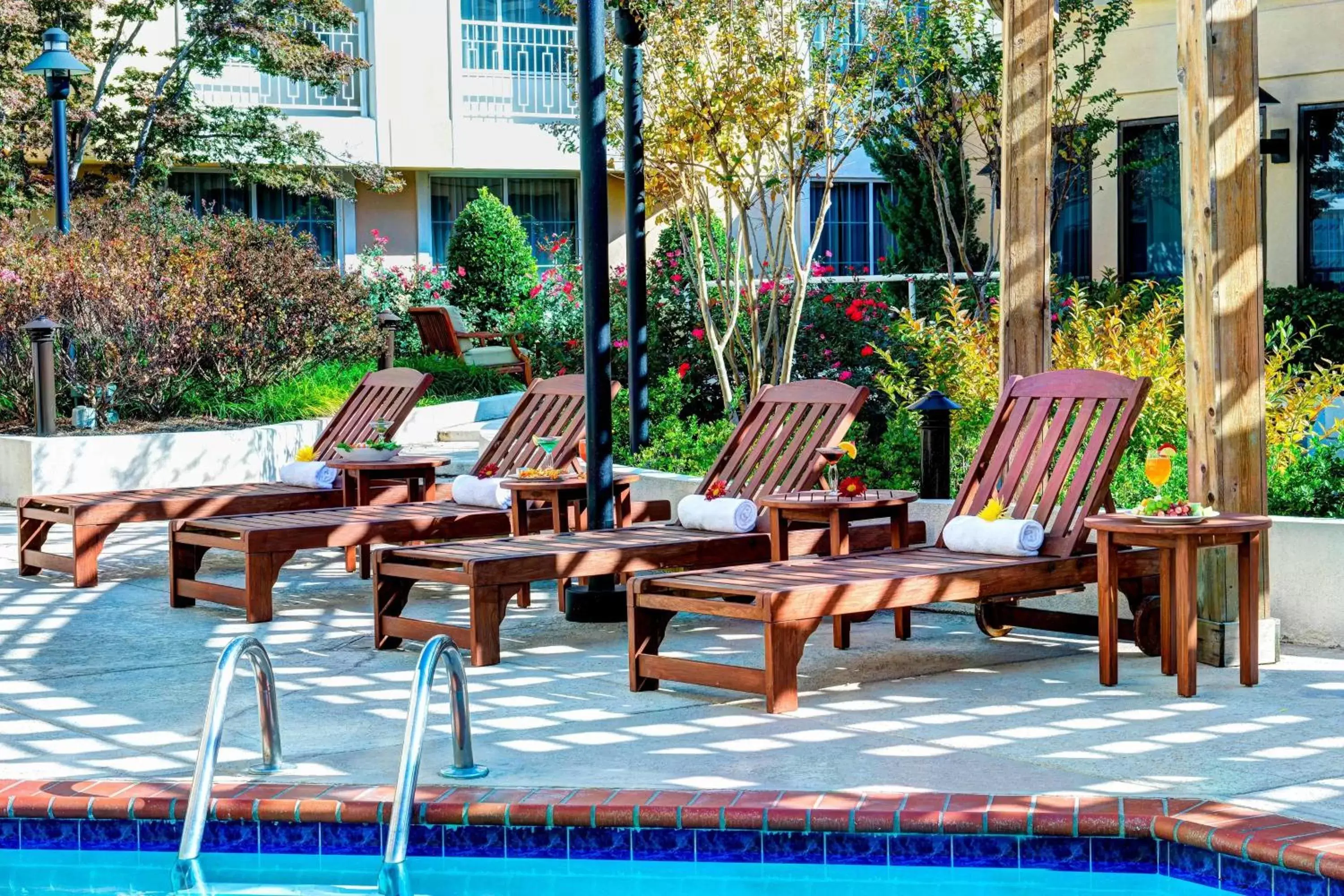 Swimming pool in Sheraton Atlanta Perimeter North