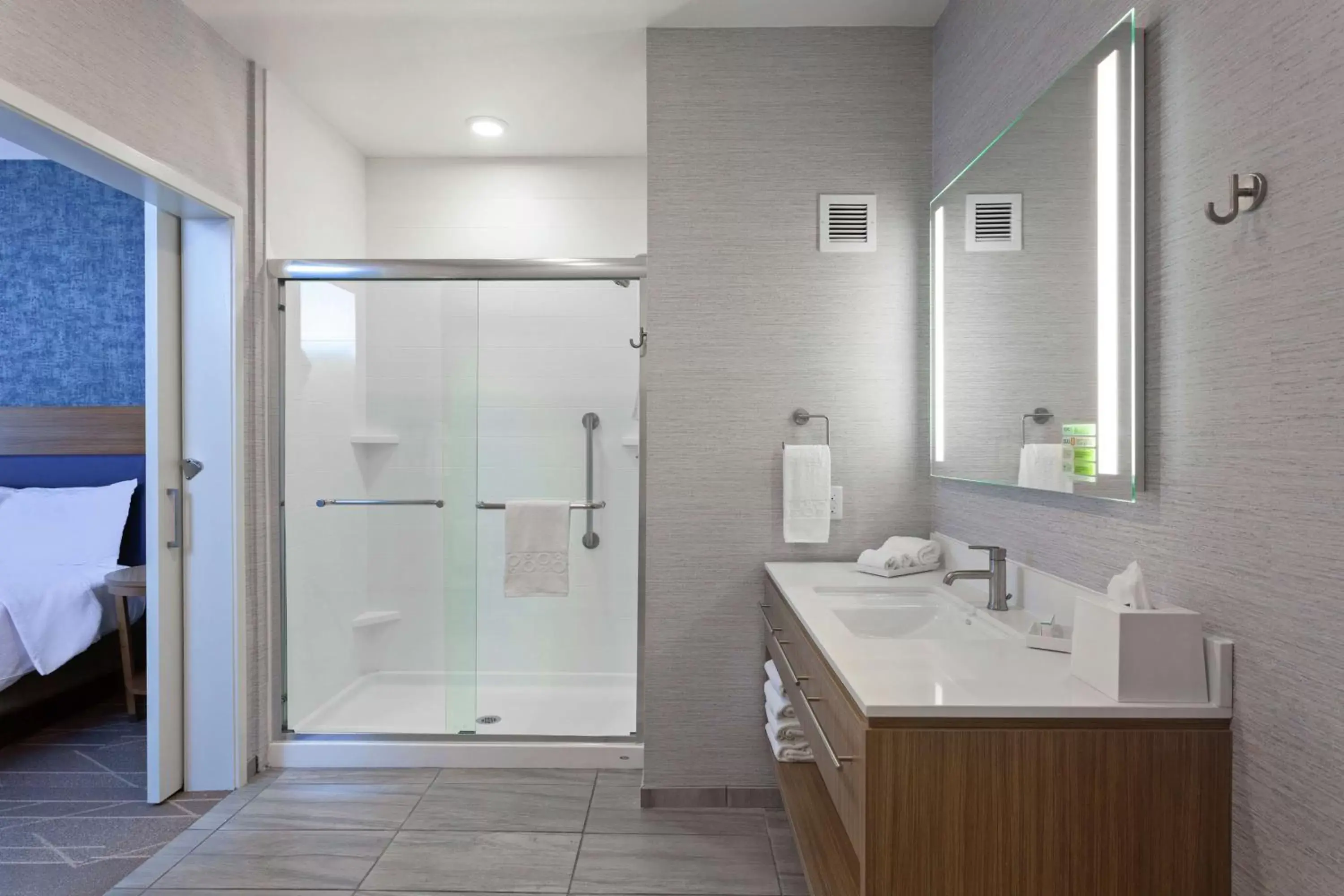 Bathroom in Home2 Suites By Hilton Temecula