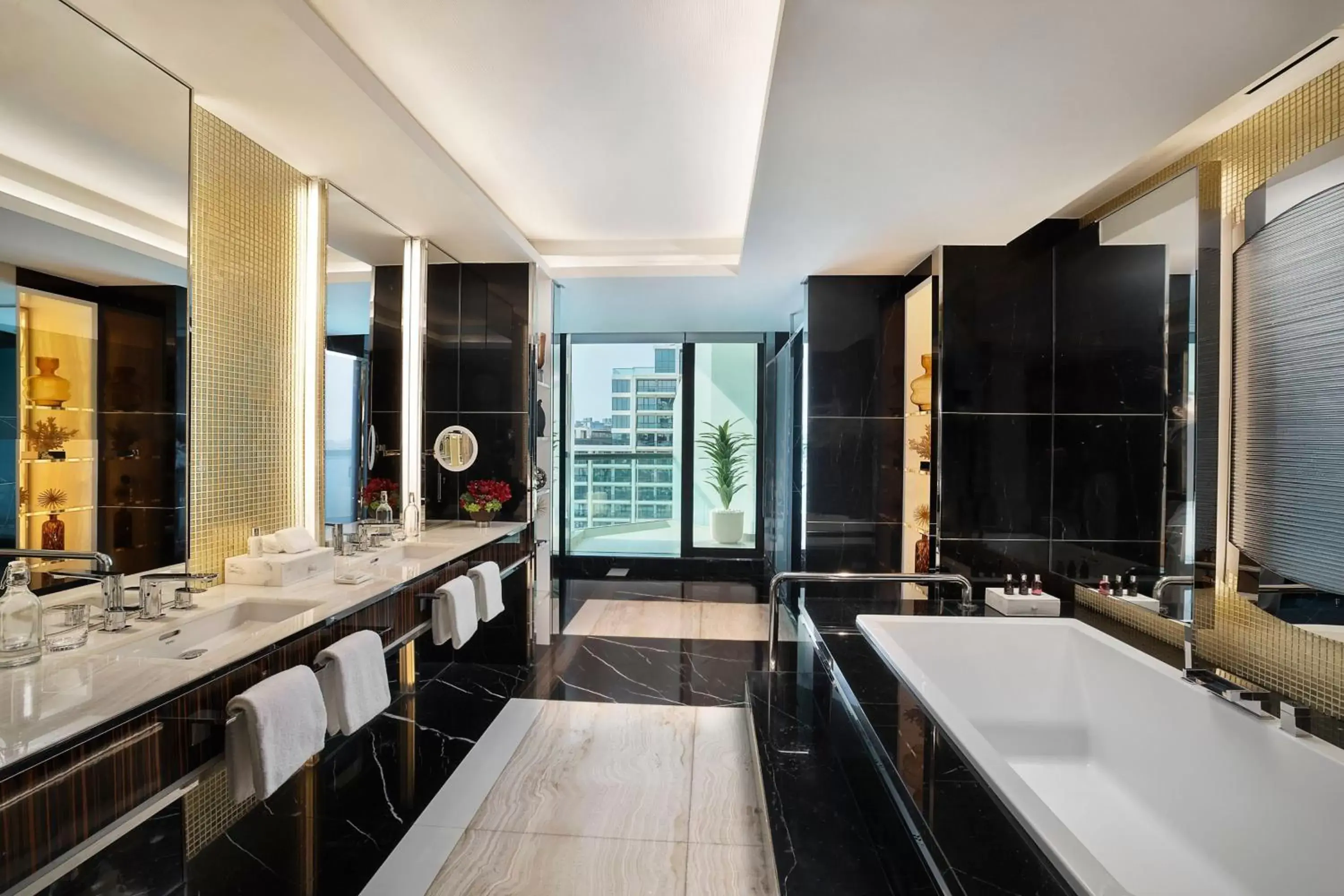 Photo of the whole room, Bathroom in Marriott Resort Palm Jumeirah, Dubai