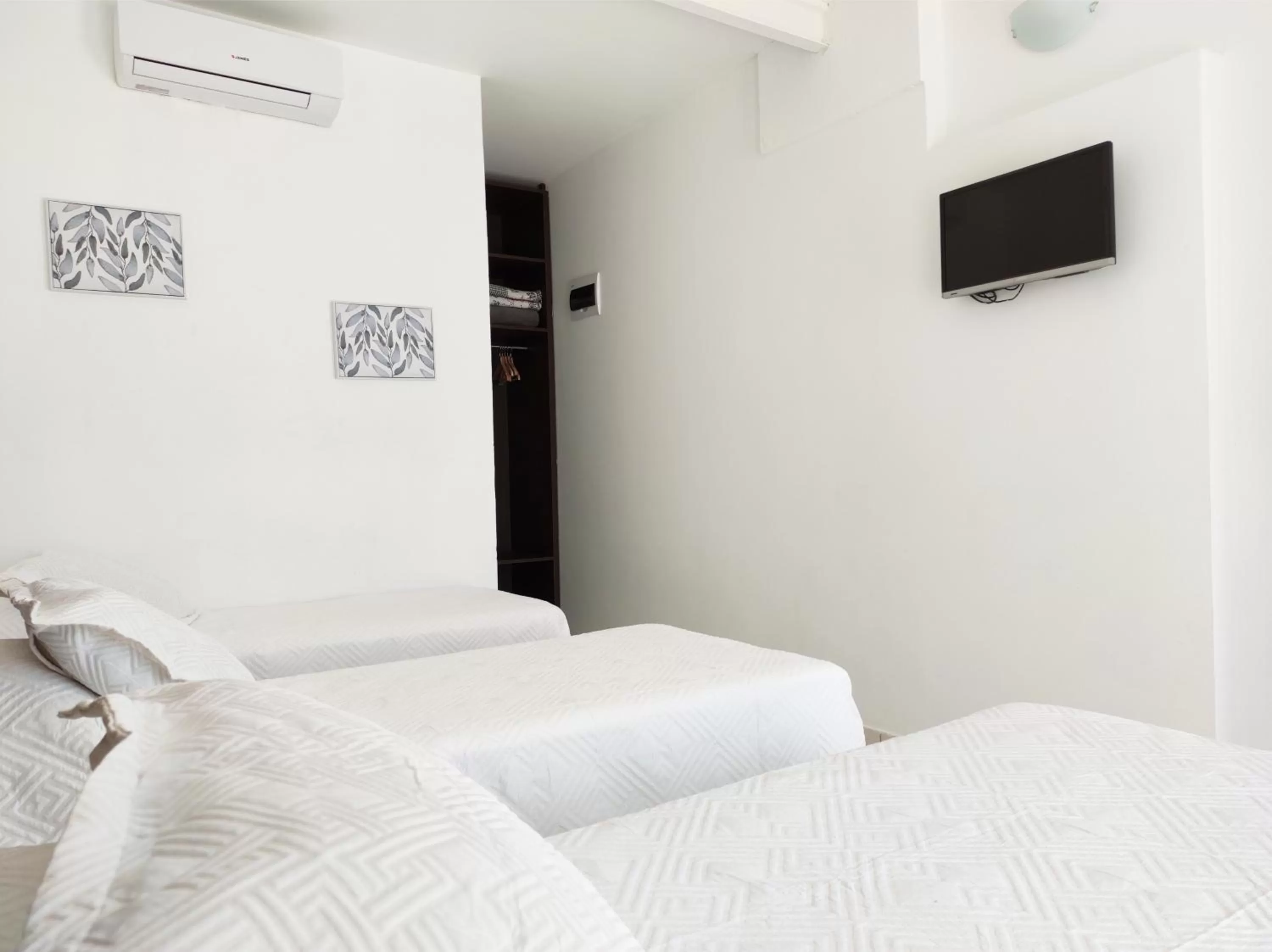 Classic Triple Room in Mar y Arte