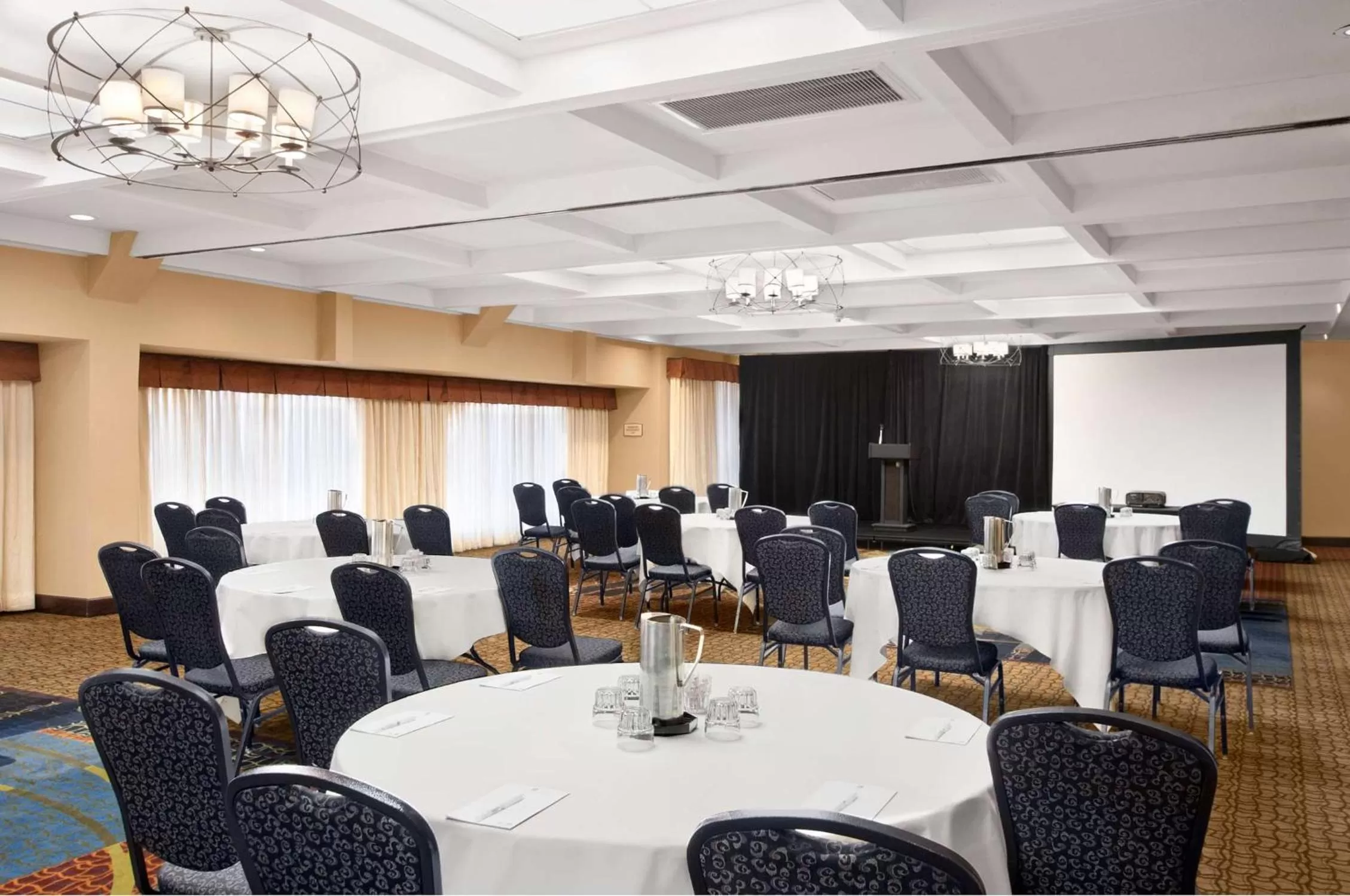 Meeting/conference room in Embassy Suites by Hilton Kansas City Plaza