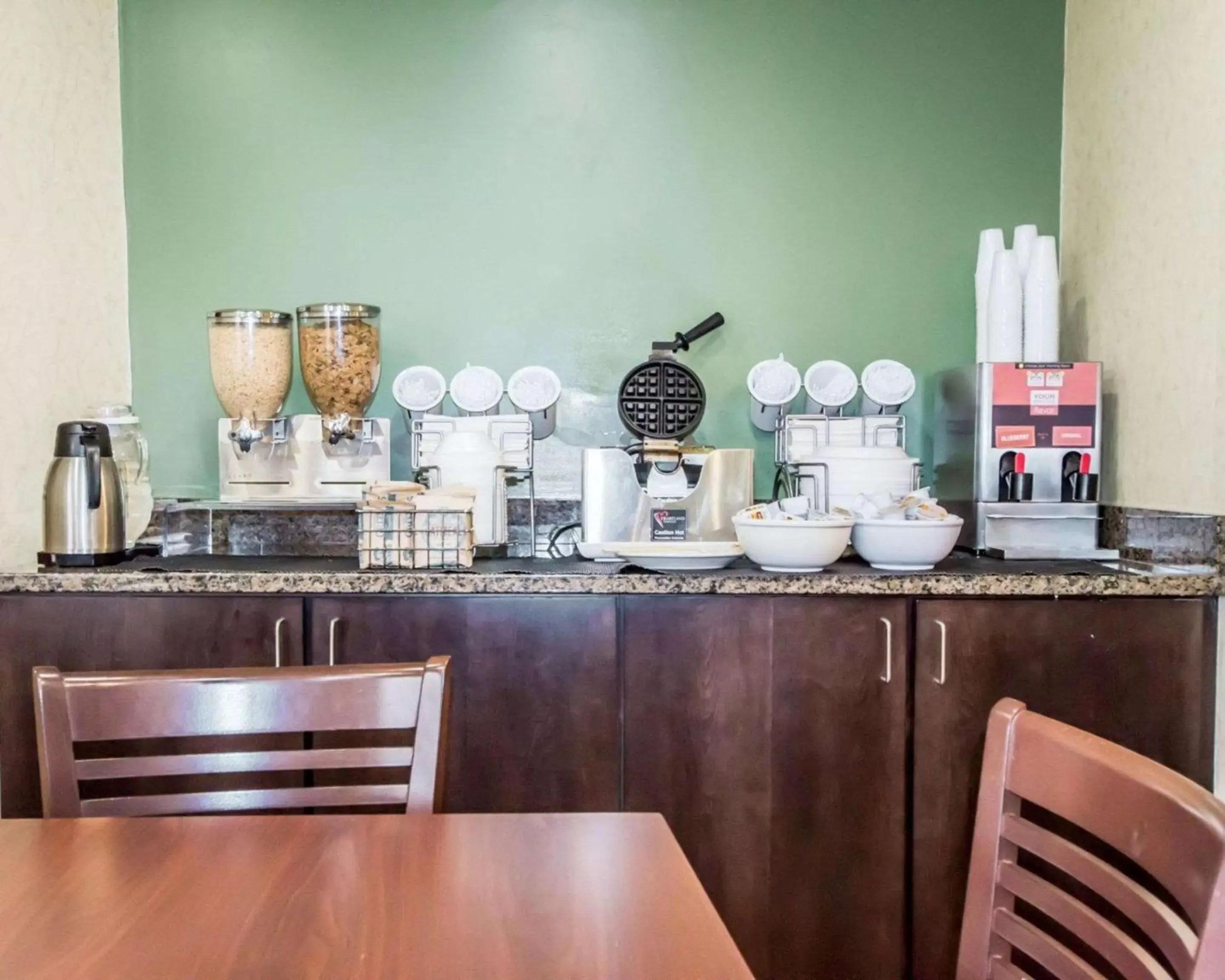 Restaurant/places to eat in Sleep Inn Restaurant/places to eat in Sleep Inn