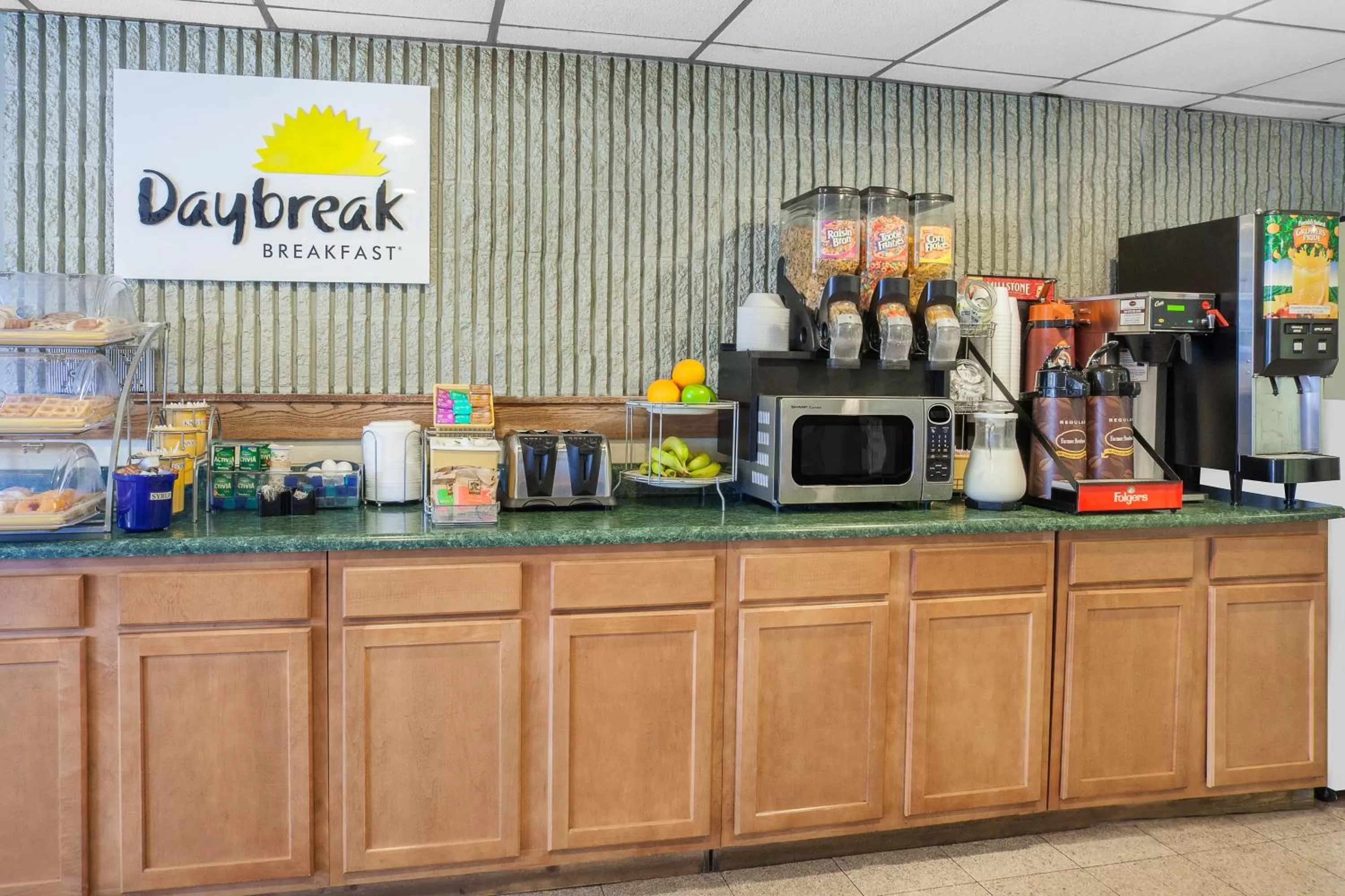 Restaurant/places to eat in Days Inn by Wyndham Wilkes Barre