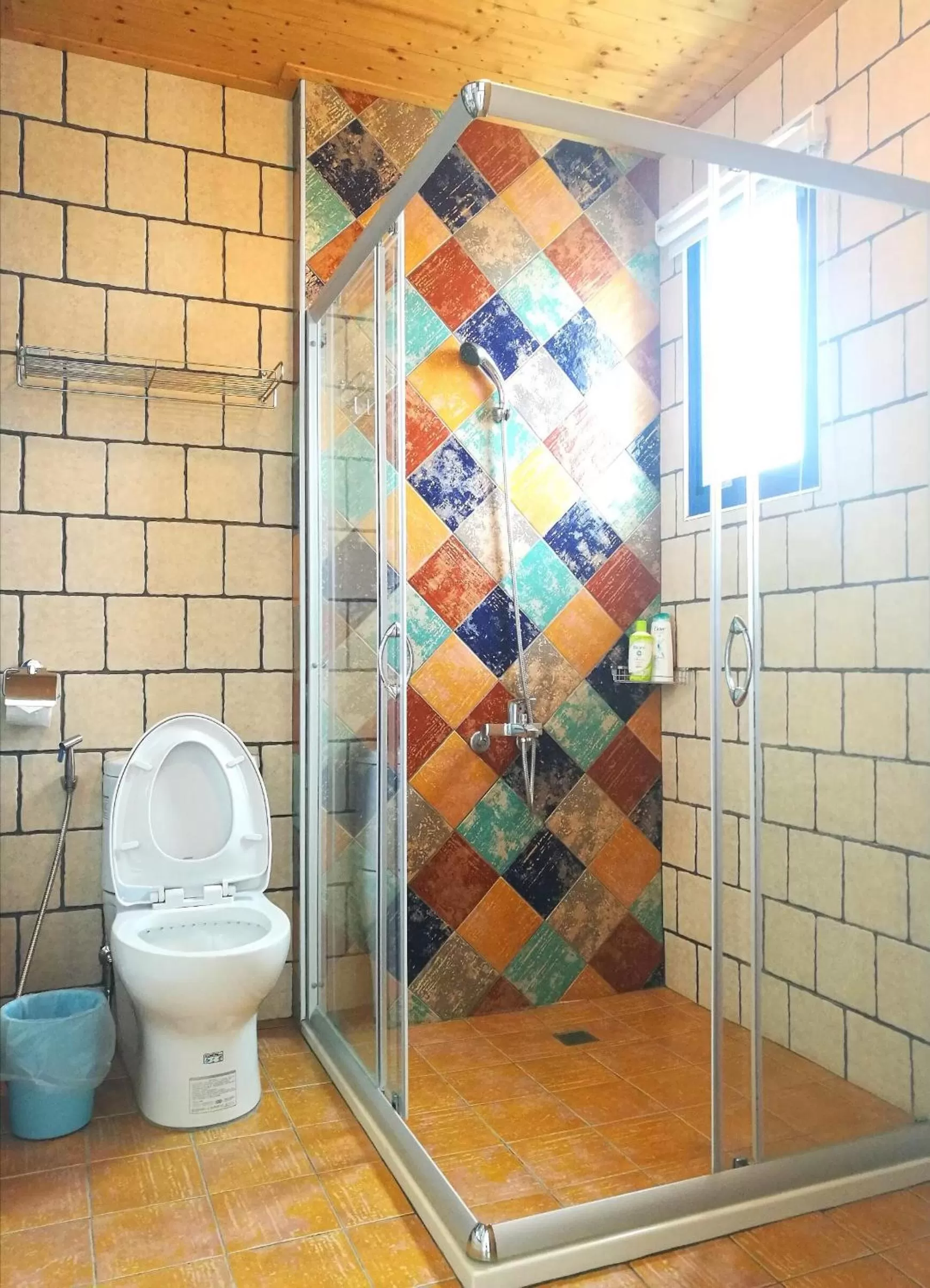 Shower in Love Ocean & Happy Bay HomeStay