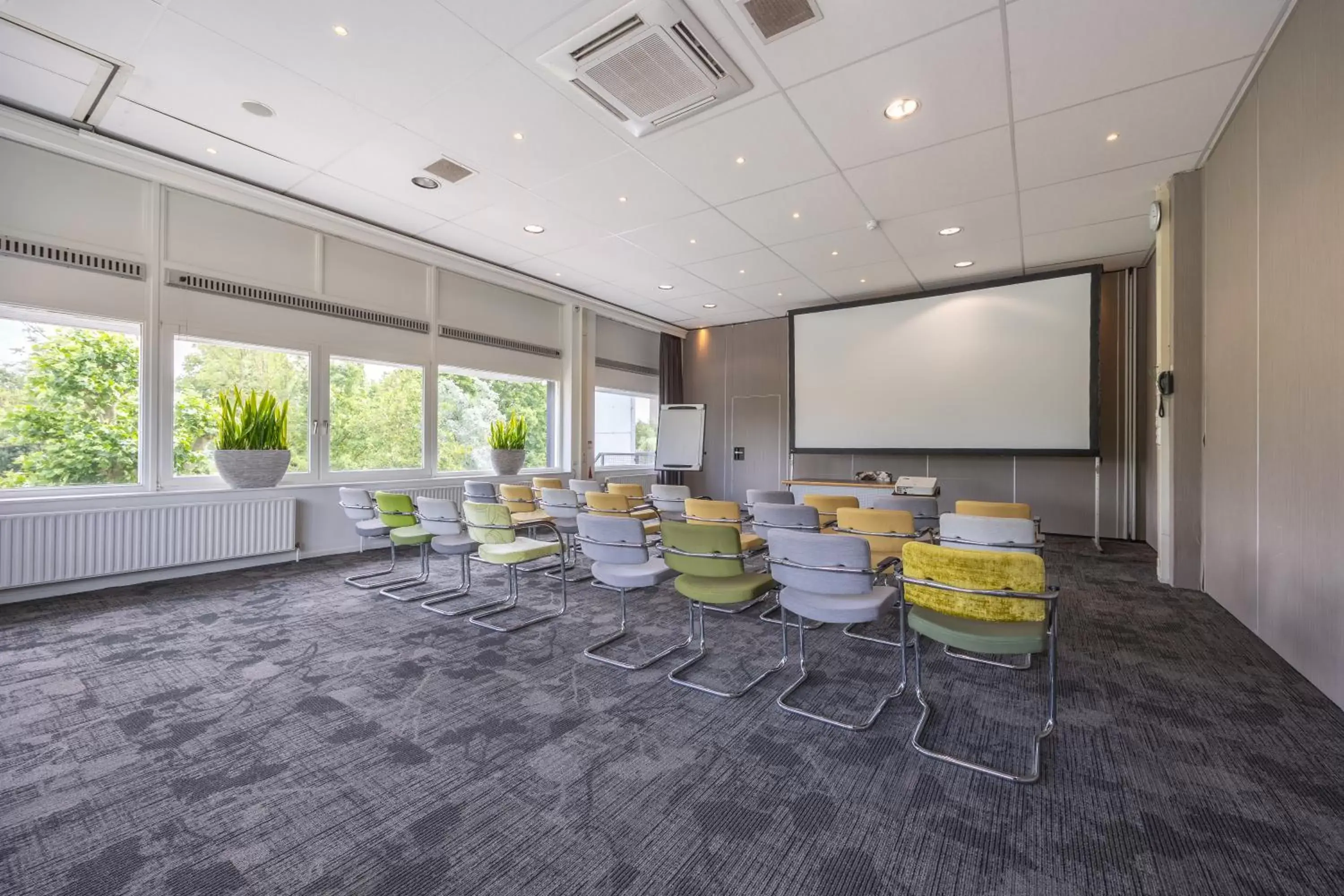 Meeting/conference room in Amrâth Airport Hotel Rotterdam, BW Signature Collection