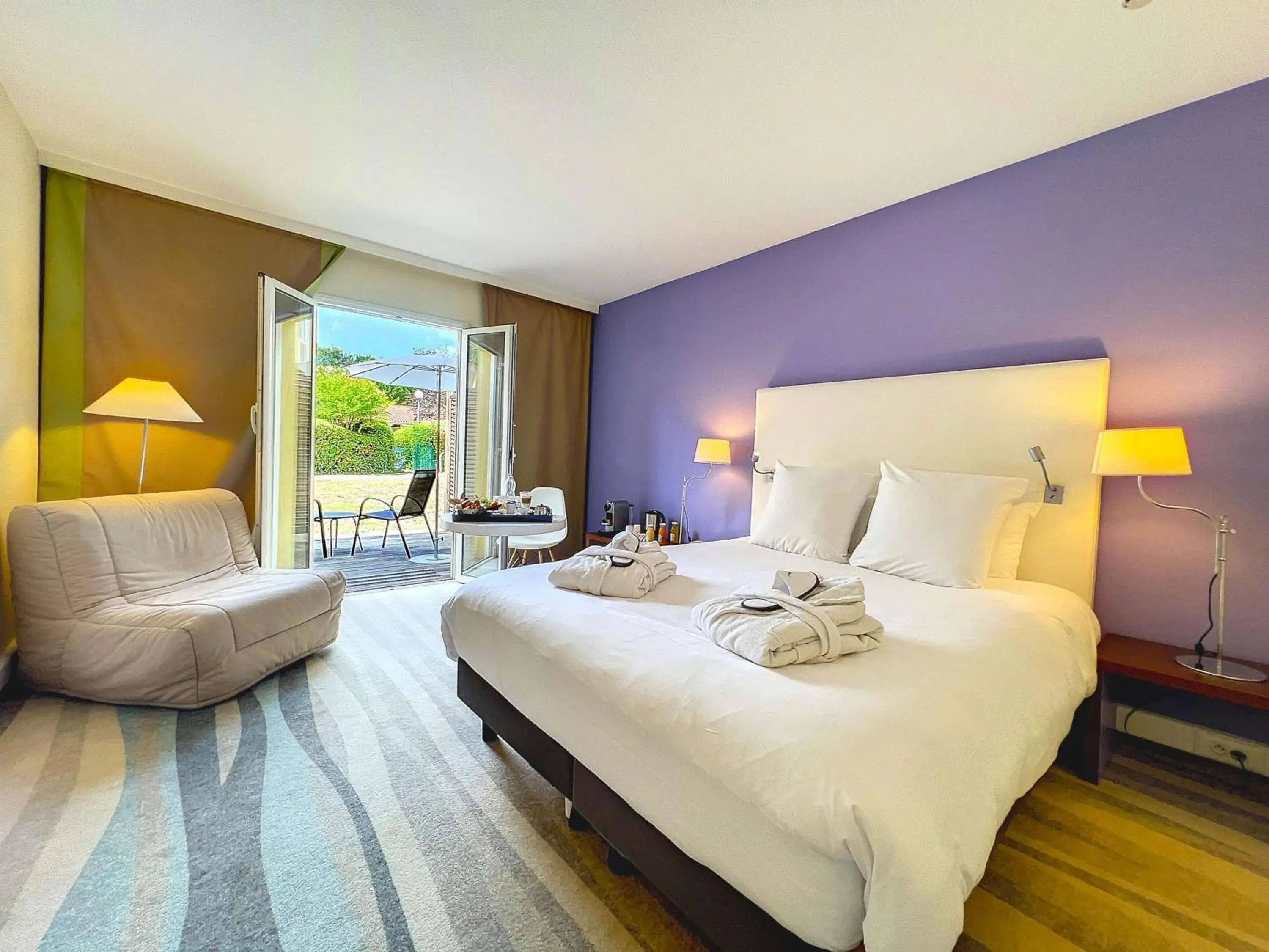 Bedroom in Mercure Antibes Sophia Antipolis