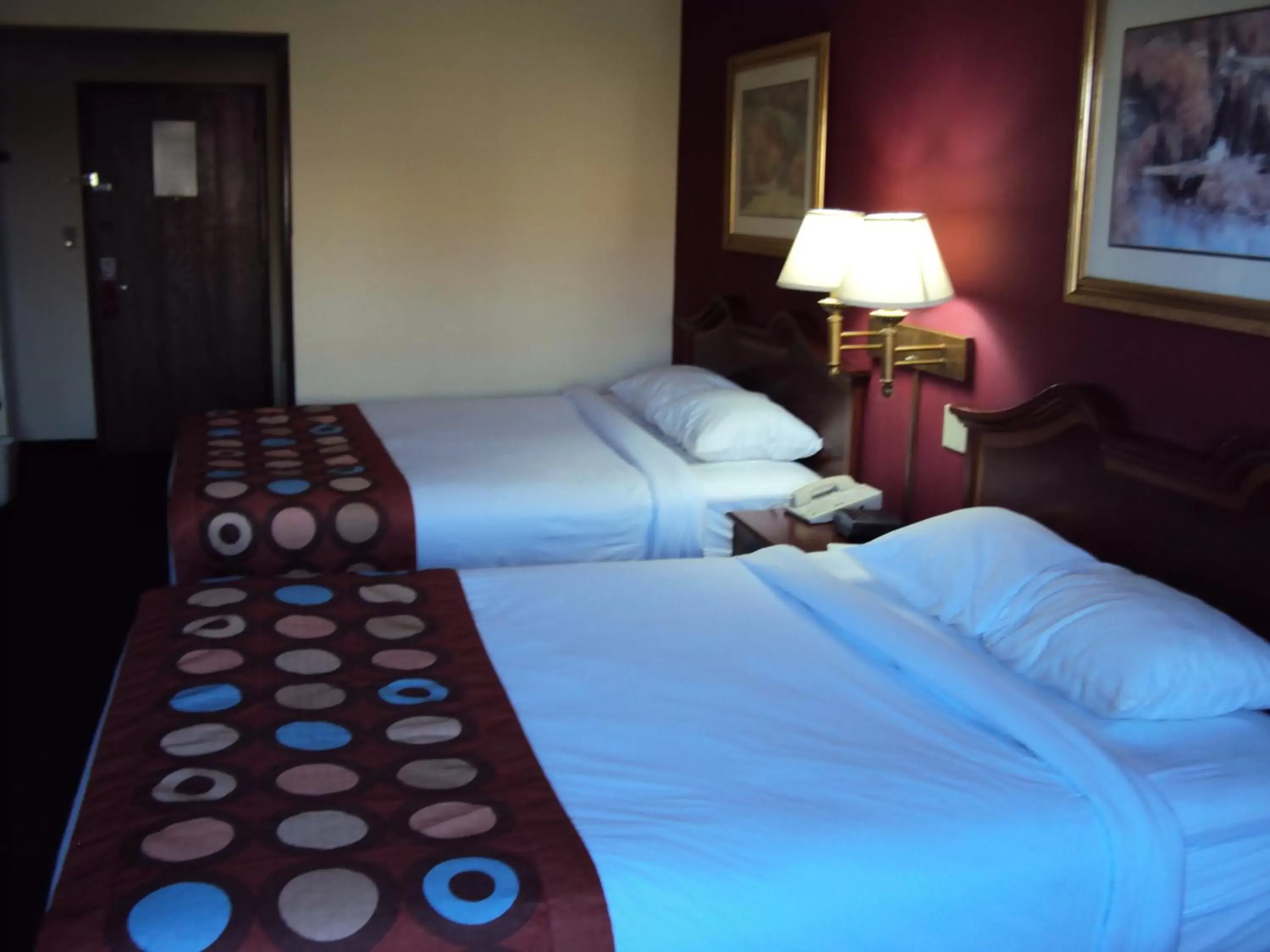 Bedroom, Bed in Super 8 by Wyndham Gettysburg