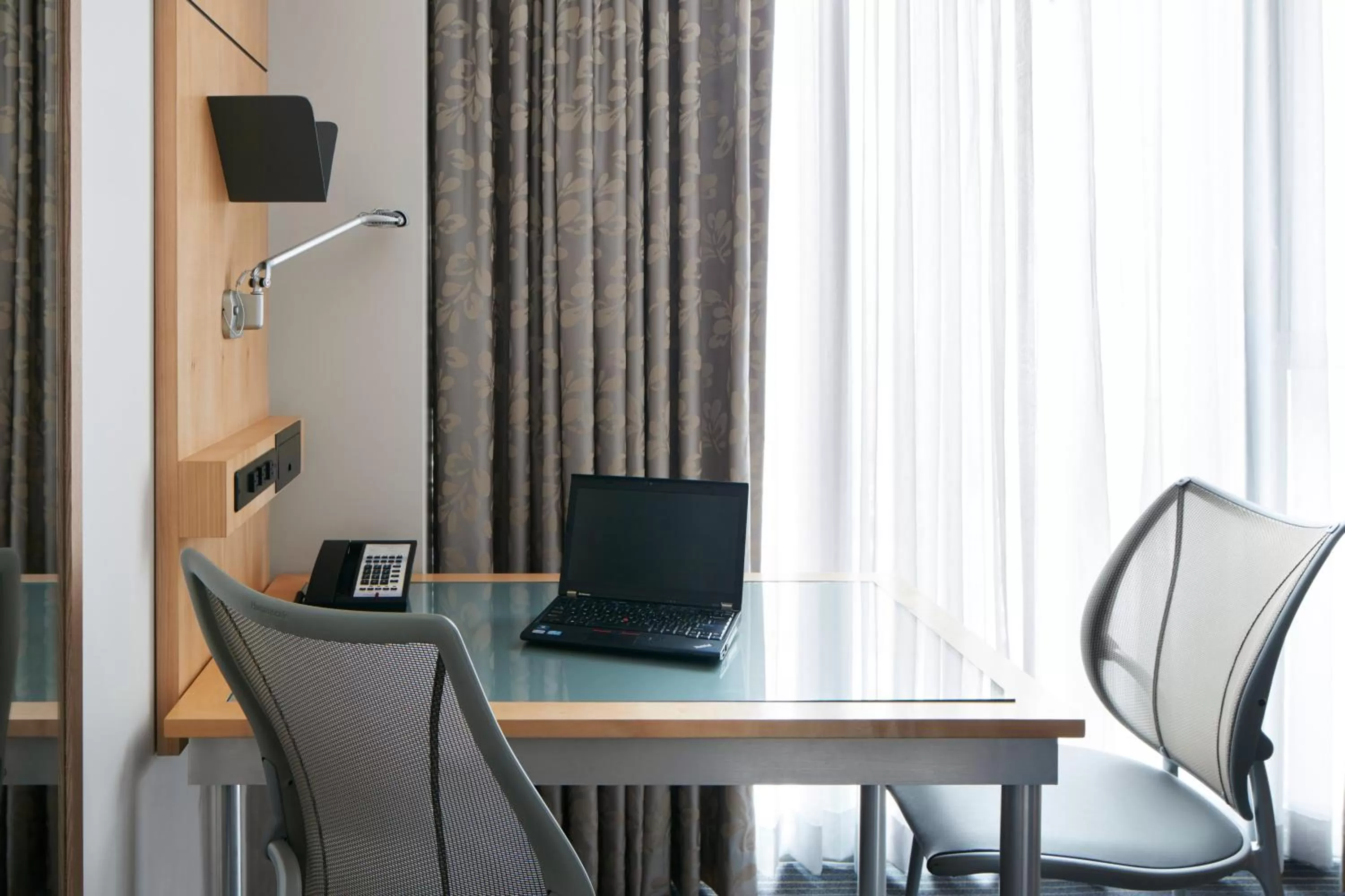 TV and multimedia in Club Quarters Hotel World Trade Center, New York