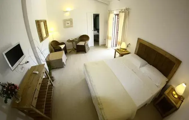 Photo of the whole room in Cento Ulivi B&B