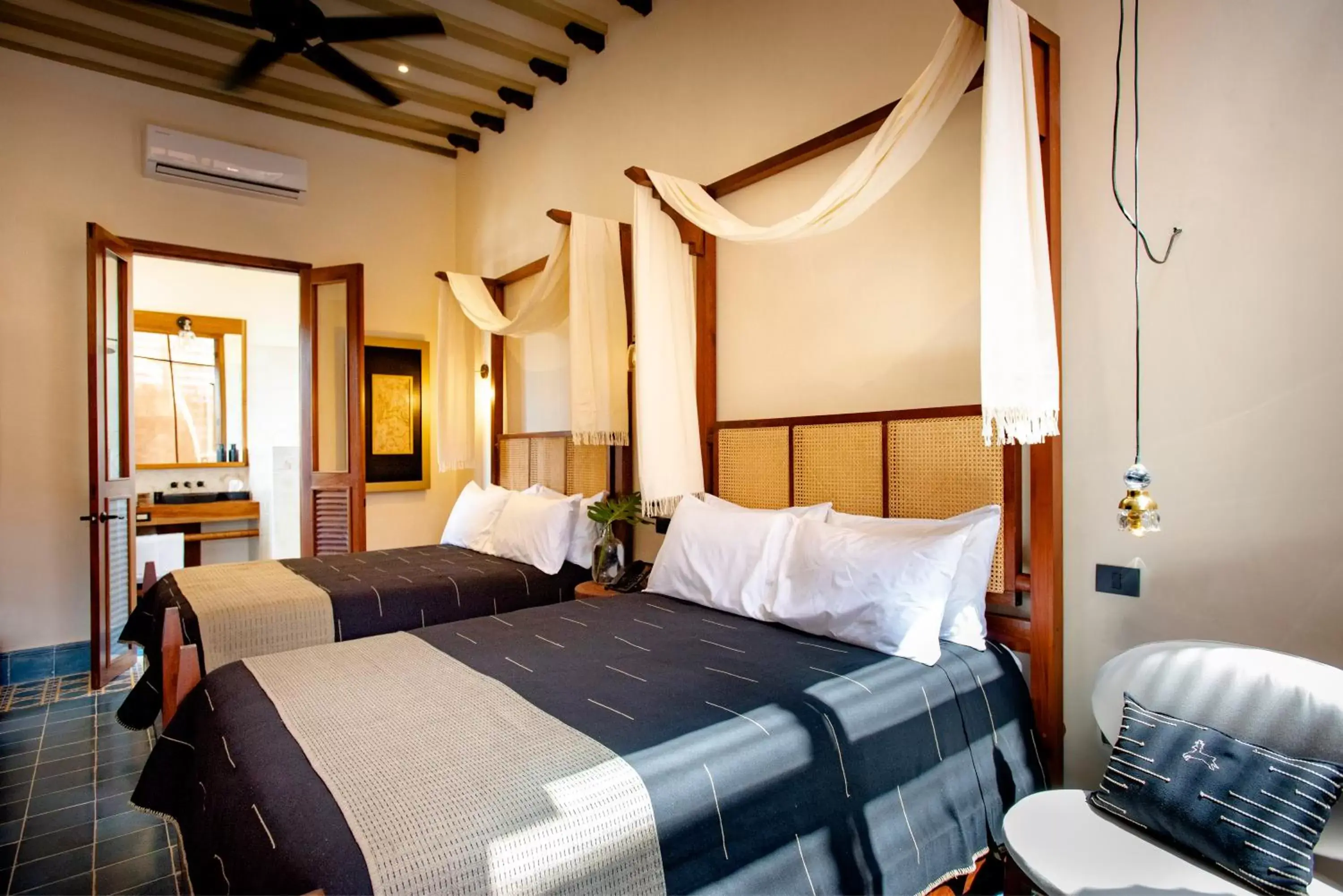 Bed in CIGNO HOTEL BOUTIQUE- Adults Only