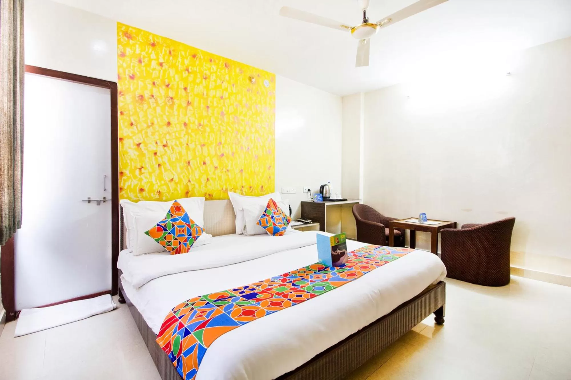 Bedroom, Bed in Hotel Omni Plaza