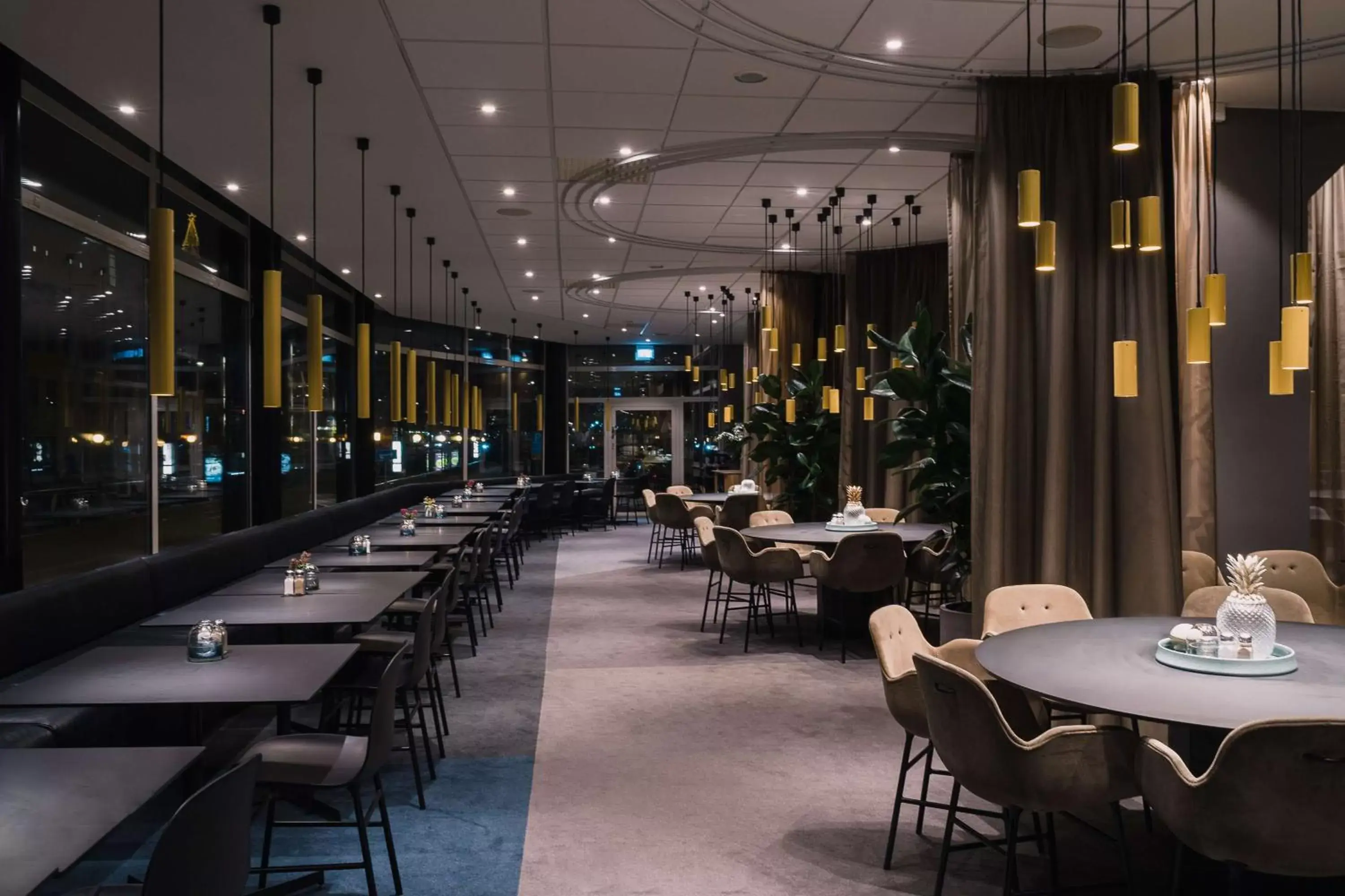 Restaurant/Places to Eat in Scandic Opalen