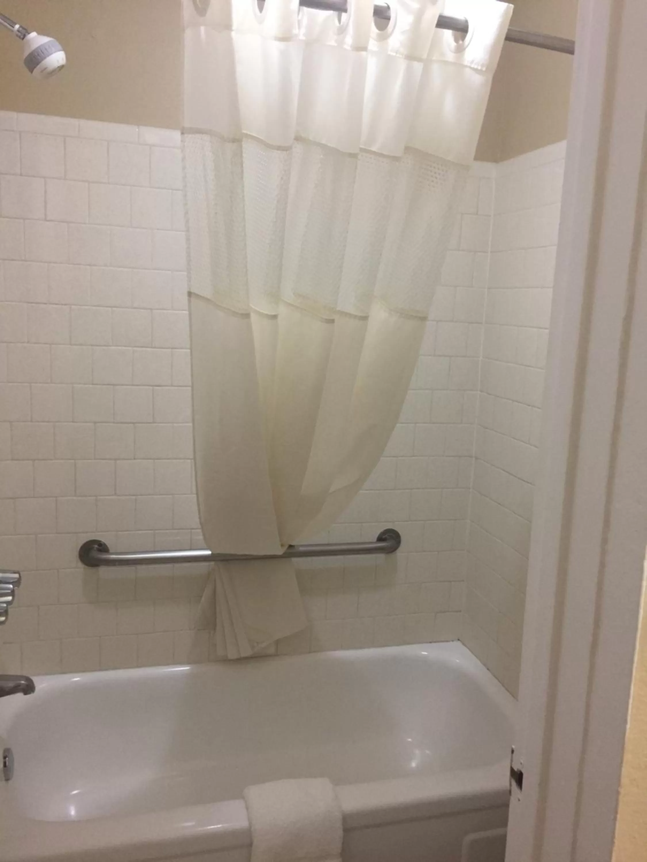 Bathroom in Econo Lodge I-40 Exit 286-Holbrook Holbrook