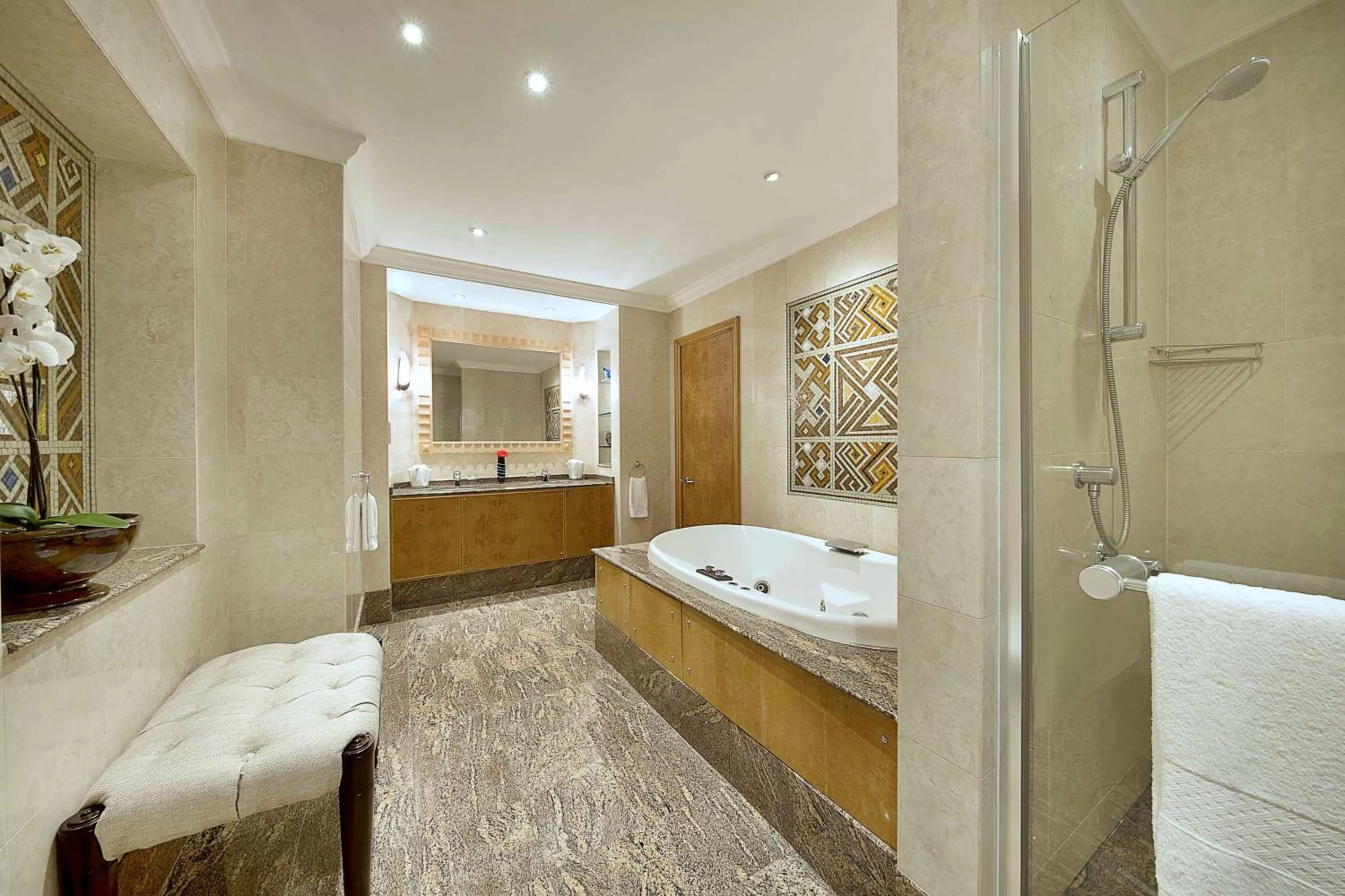Bathroom, Bed in Hilton Sandton