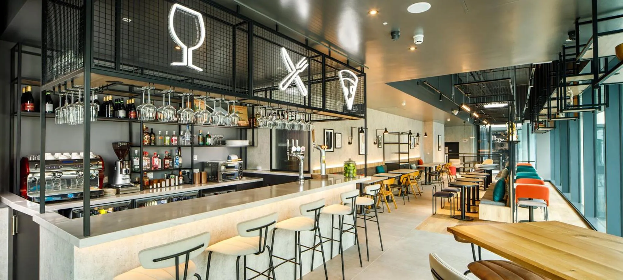 Lounge or bar in Aparthotel Adagio London Sutton Point