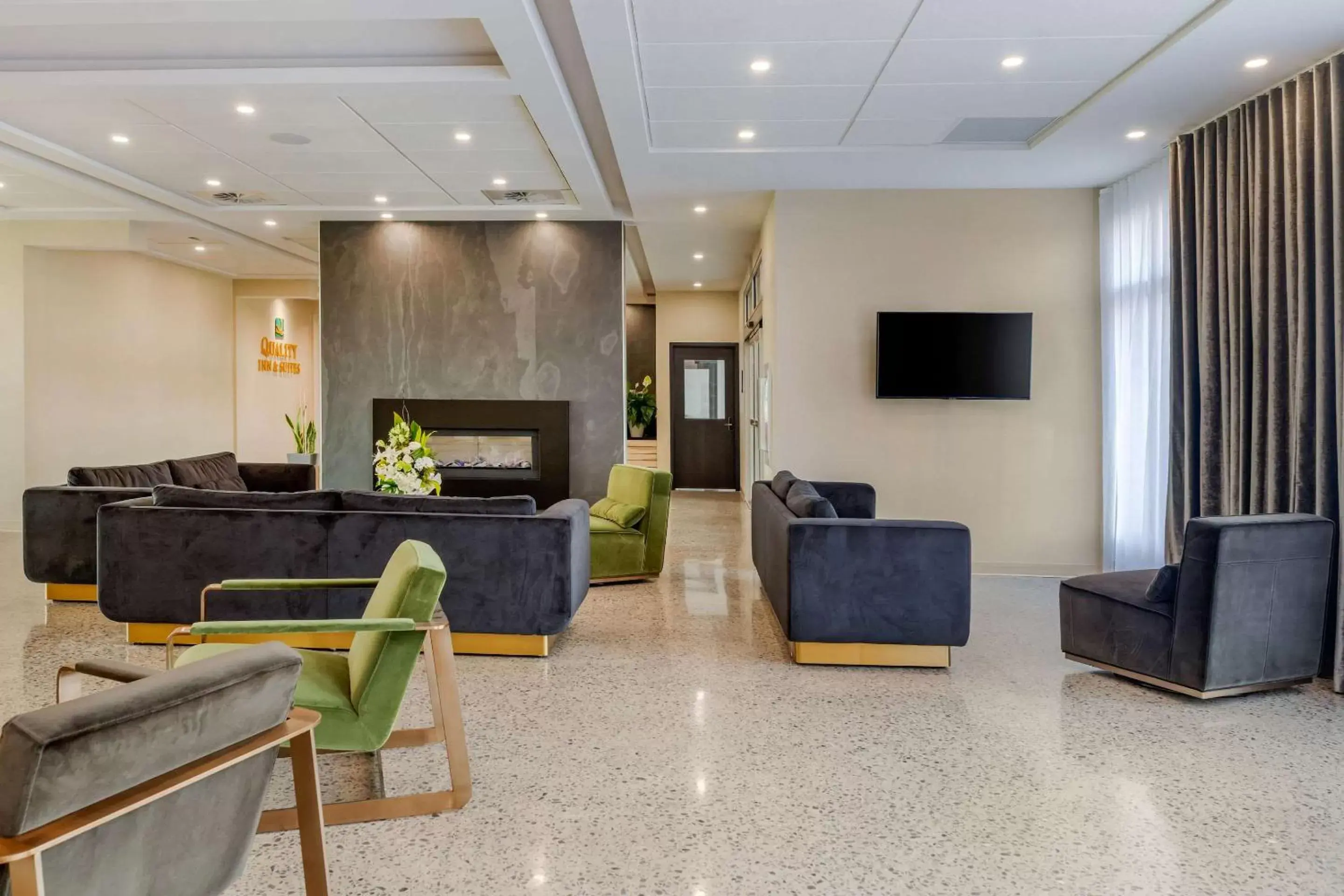 Lobby or reception, Seating Area in Quality Inn & Suites Mont-Joli