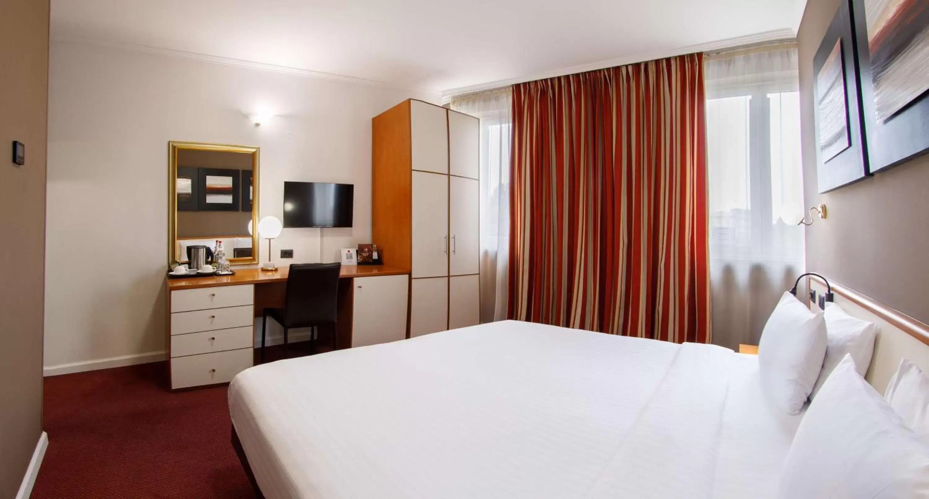 Bedroom, Bed in Best Western Plus Congress Hotel Yerevan