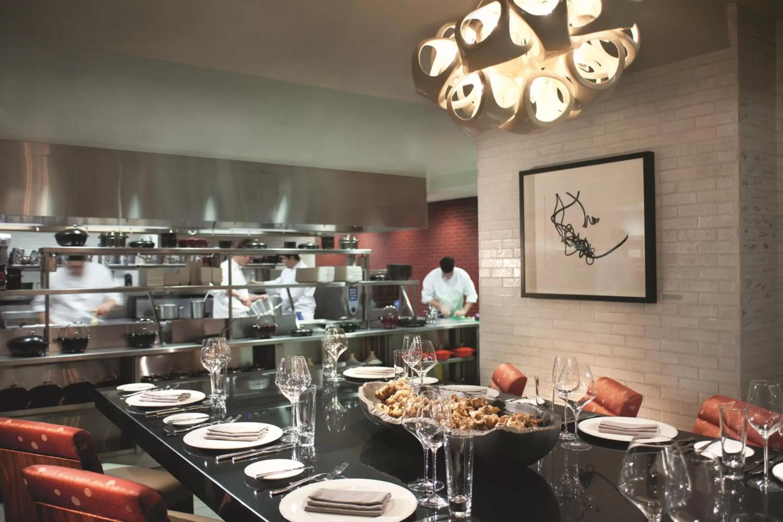 Restaurant/Places to Eat in The Ritz-Carlton, Toronto