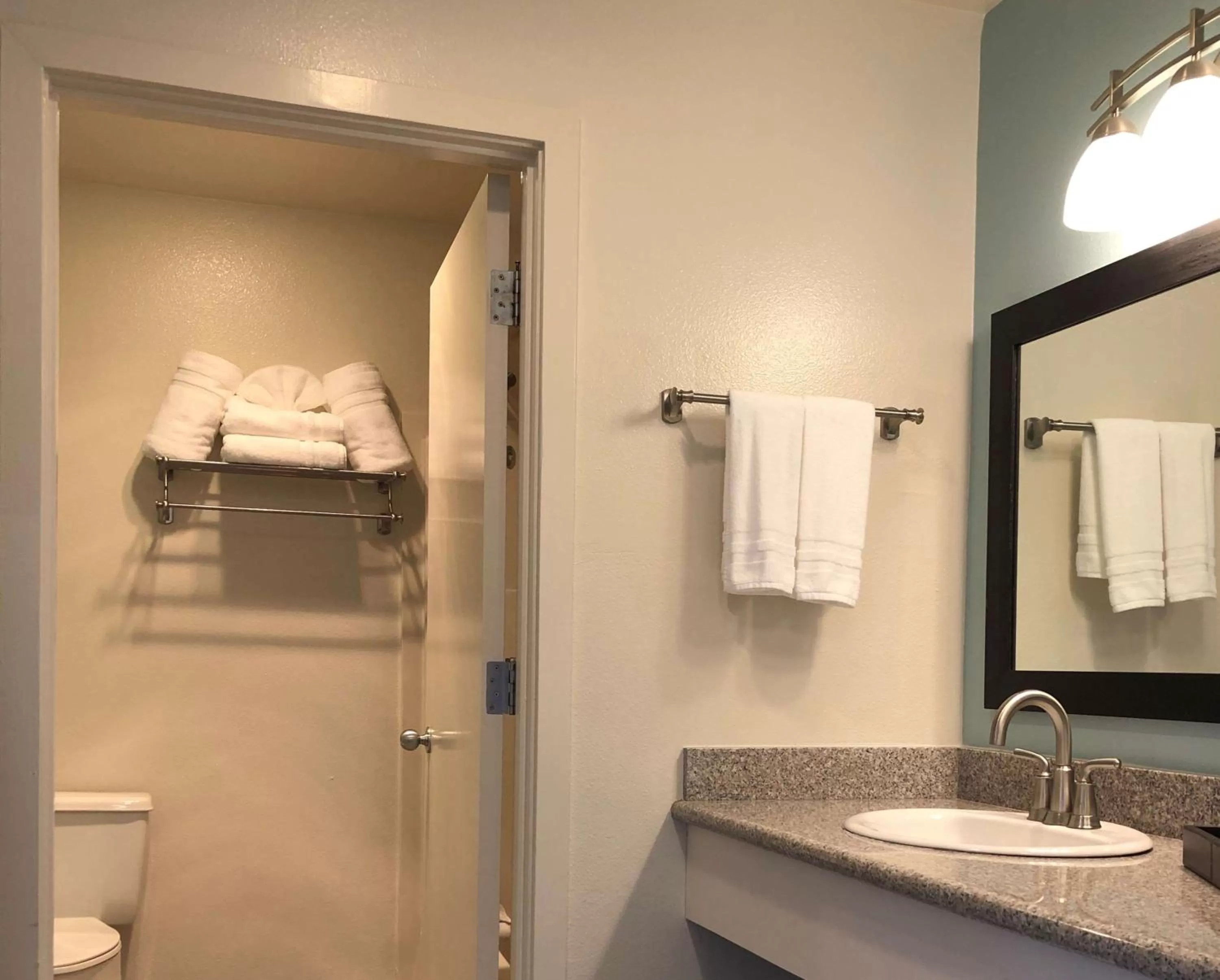 Bathroom in SureStay Plus Hotel by Best Western Gold Beach