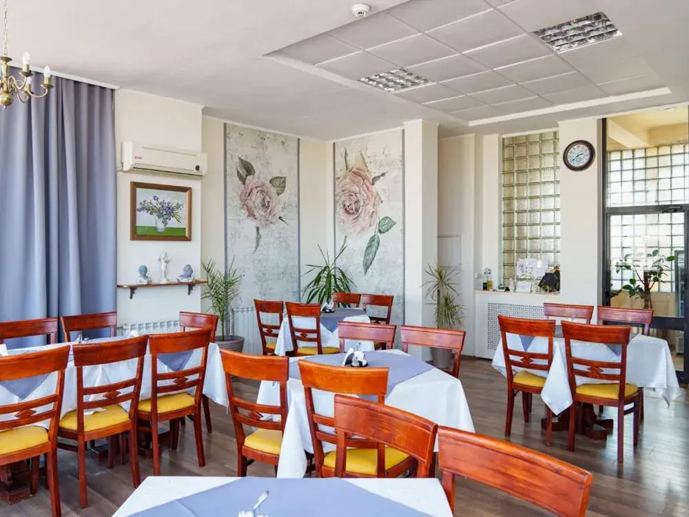 Restaurant/Places to Eat in Guci Hotel