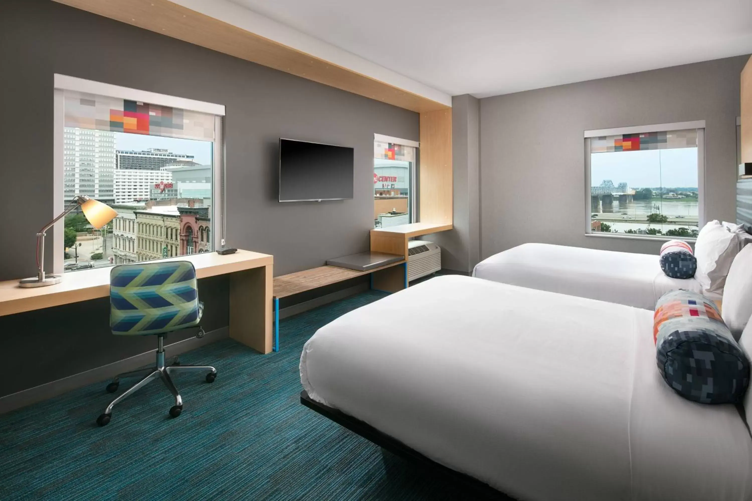 Photo of the whole room in Aloft Louisville Downtown