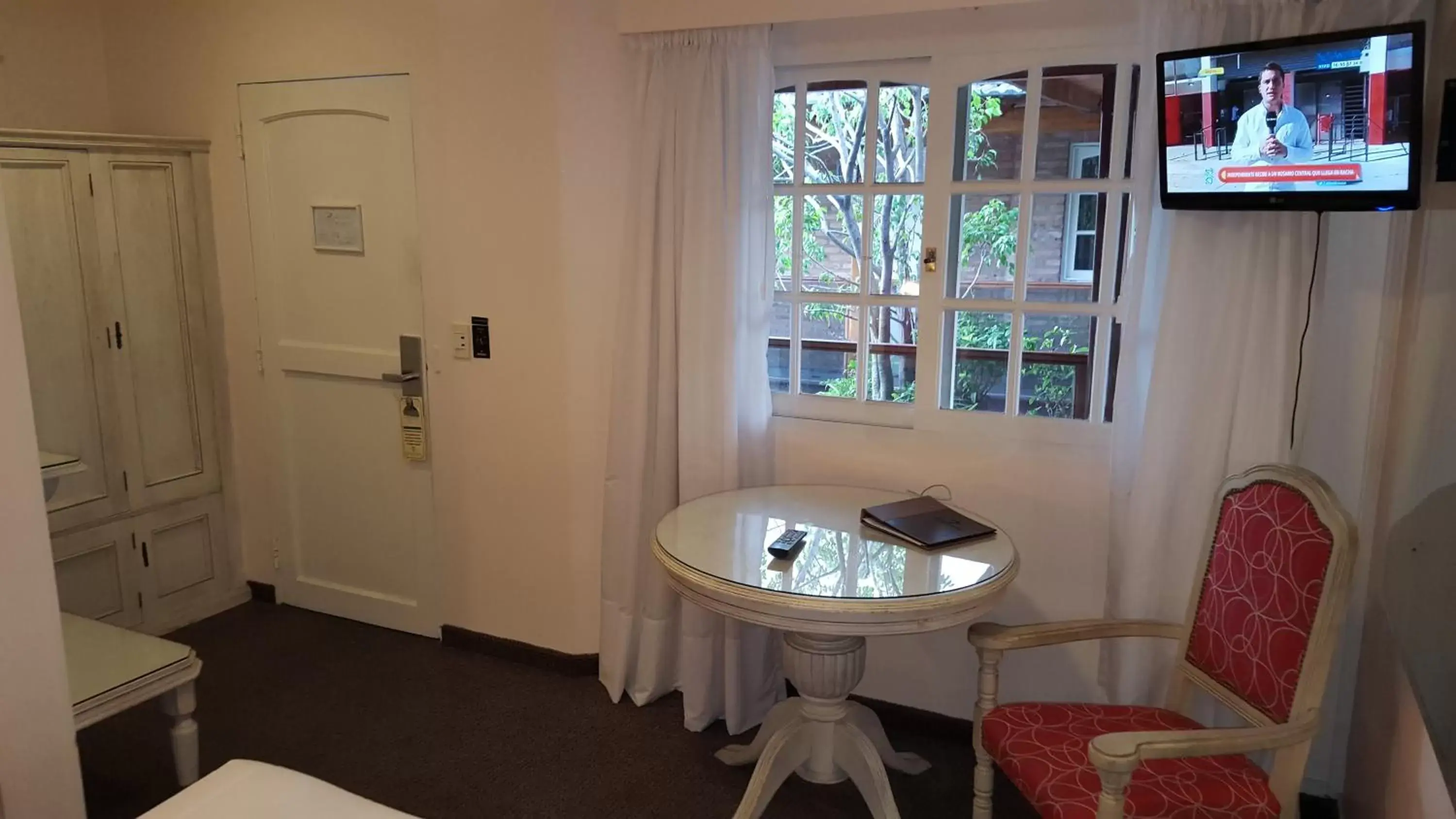 Bedroom, Seating Area in Centuria Hotel Buenos Aires