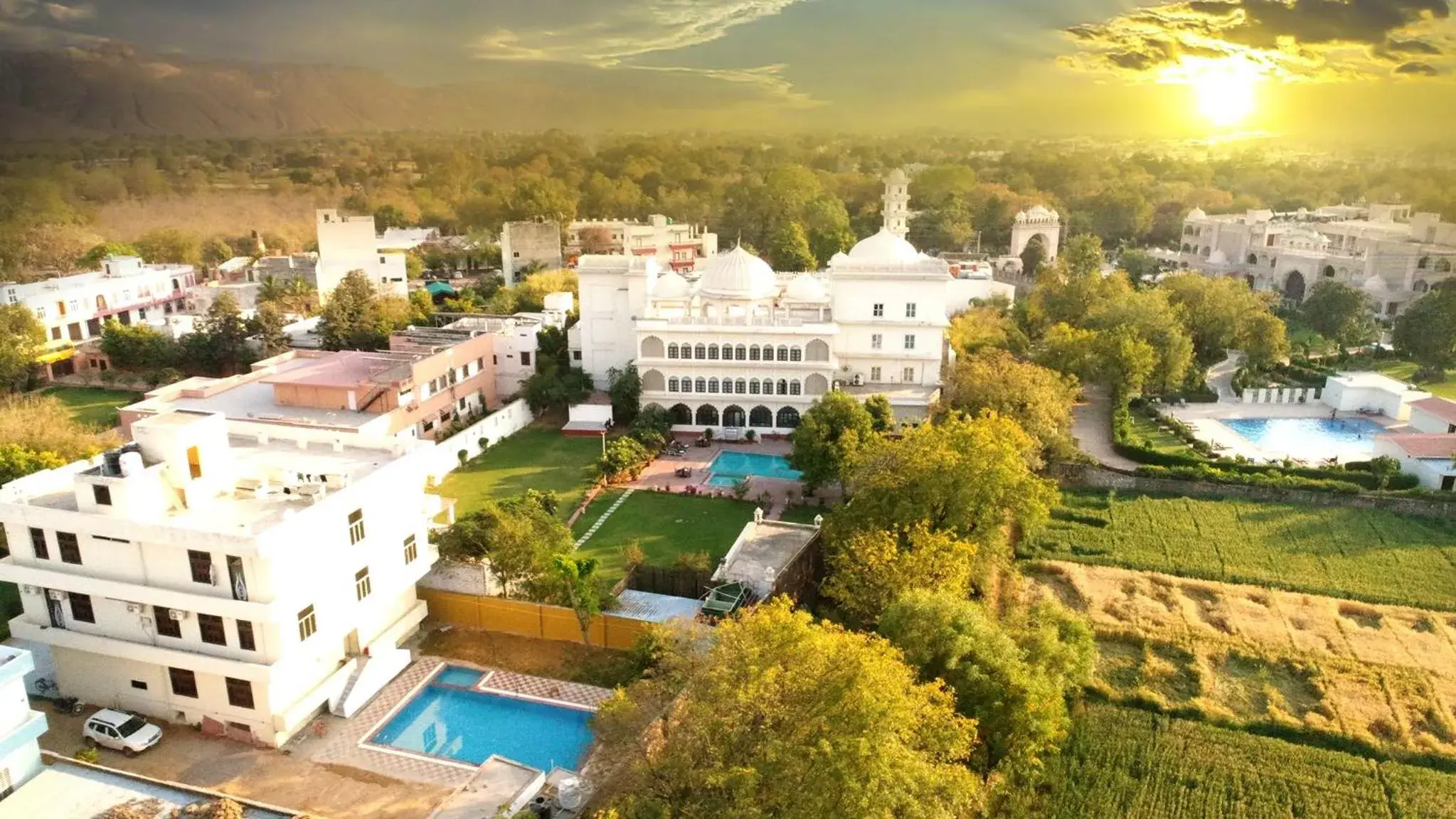 Bird's eye view, Bird's-eye View in Anuraga Palace