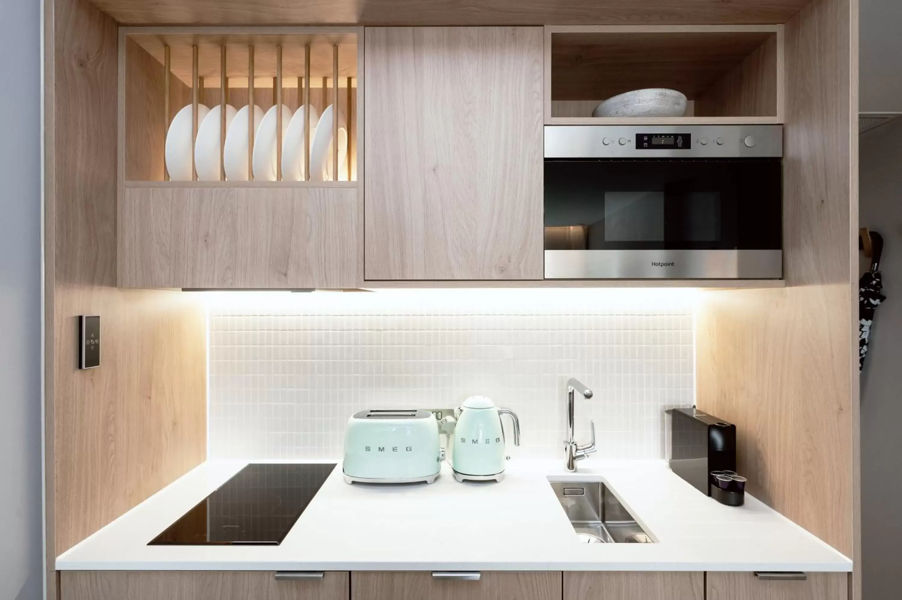 Kitchen or kitchenette, Kitchen/Kitchenette in Wilde Aparthotels by Staycity London Paddington
