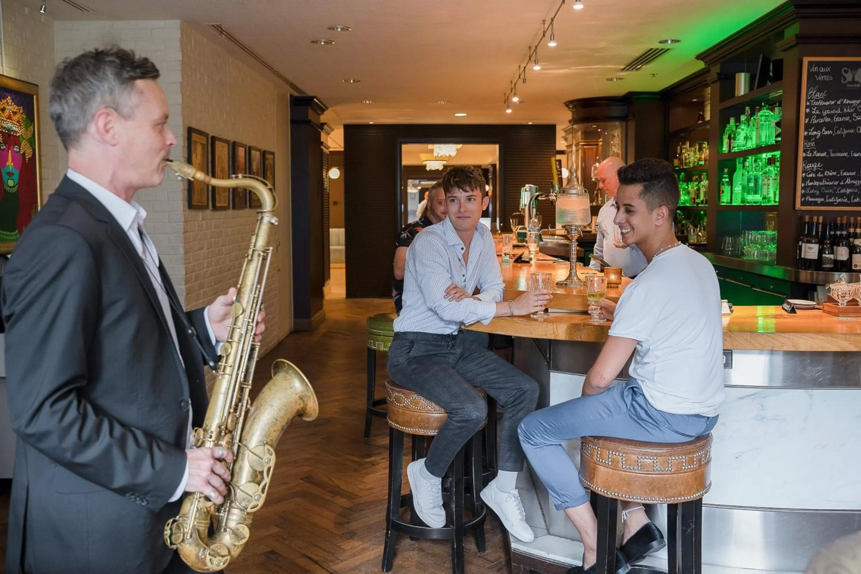 Lounge or bar in InterContinental Montreal by IHG